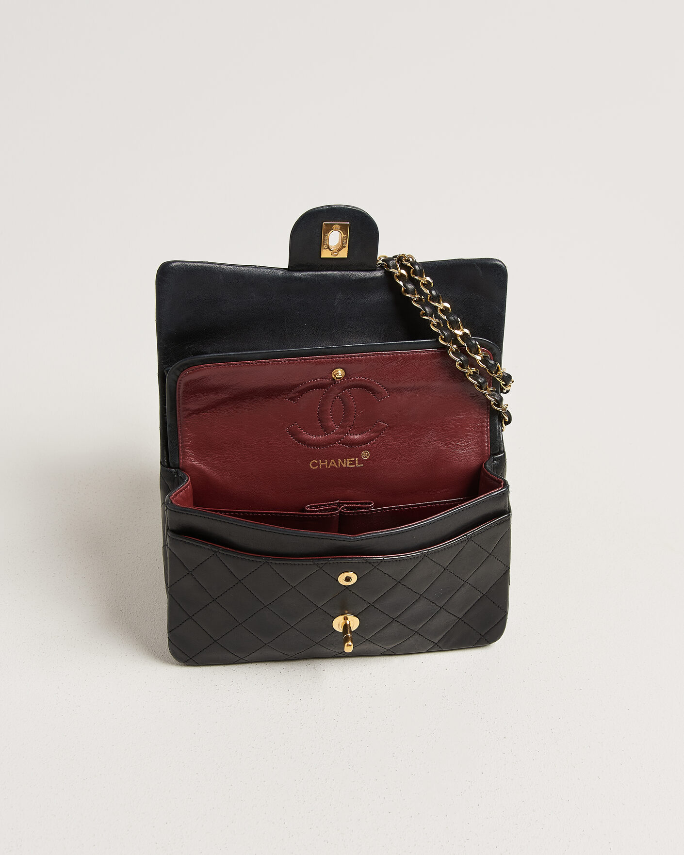 Uomini | Pre-Owned & Vintage Bags | Chanel Pre-Owned | Classic Small Double Flap Bag Black