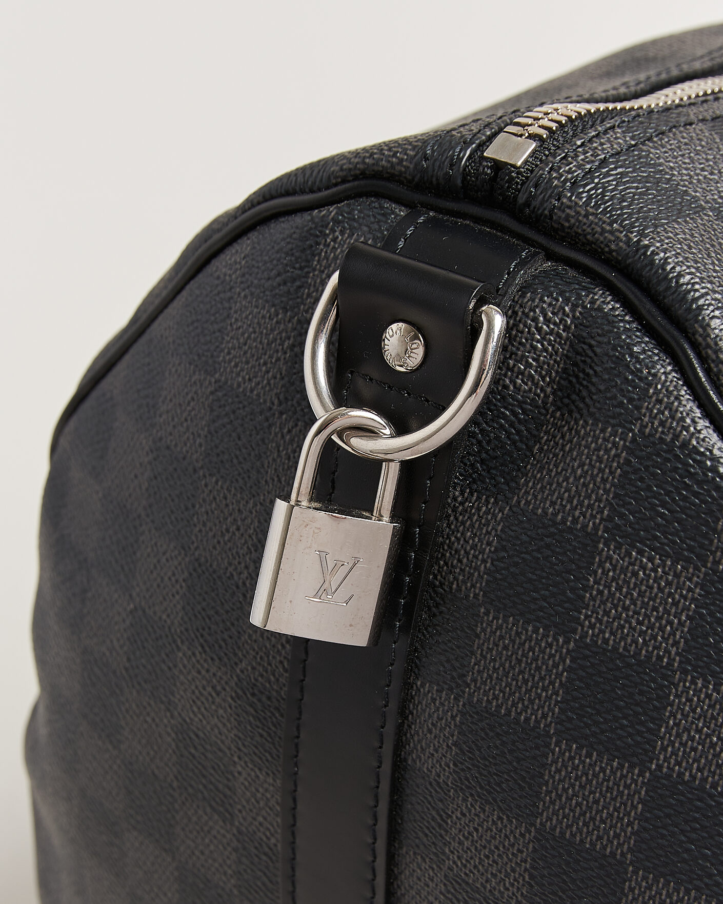 Uomini | Pre-Owned & Vintage Bags | Louis Vuitton Pre-Owned | Keepall 55 Bandouliére Damier Graphite