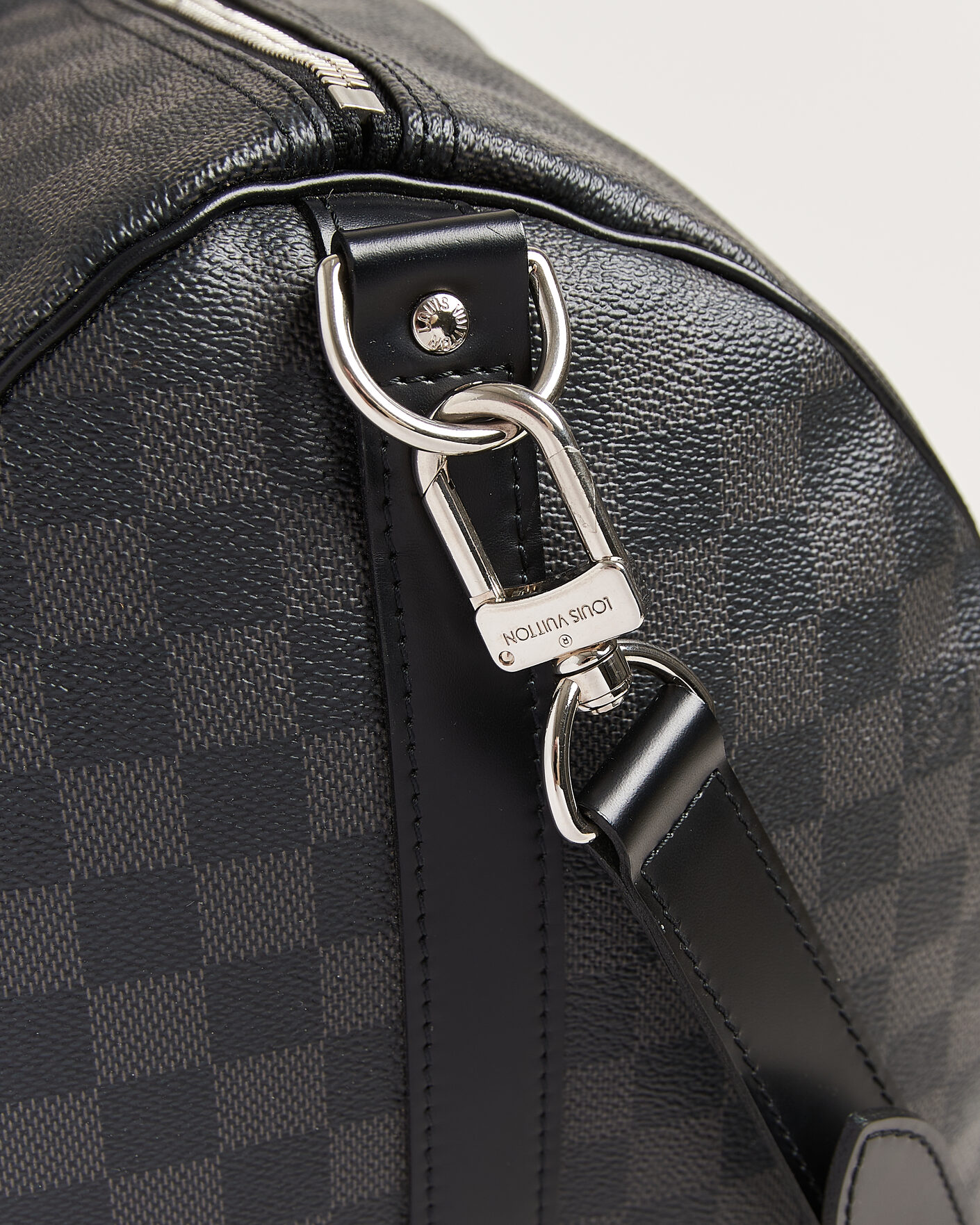 Uomini | Pre-Owned & Vintage Bags | Louis Vuitton Pre-Owned | Keepall 55 Bandouliére Damier Graphite