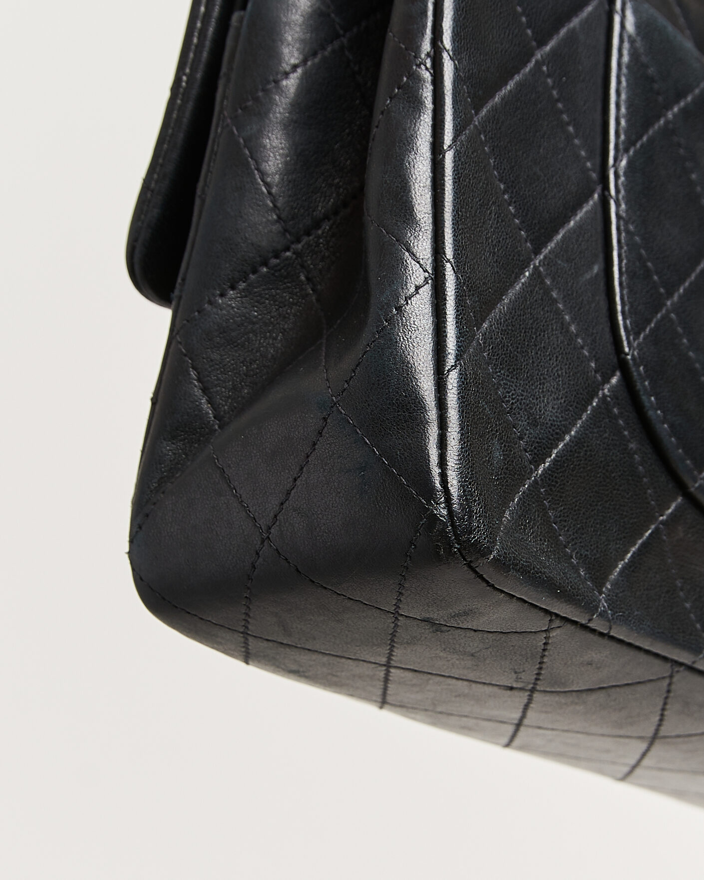 Uomini | Pre-Owned & Vintage Bags | Chanel Pre-Owned | Classic Medium Double Flap Bag Black