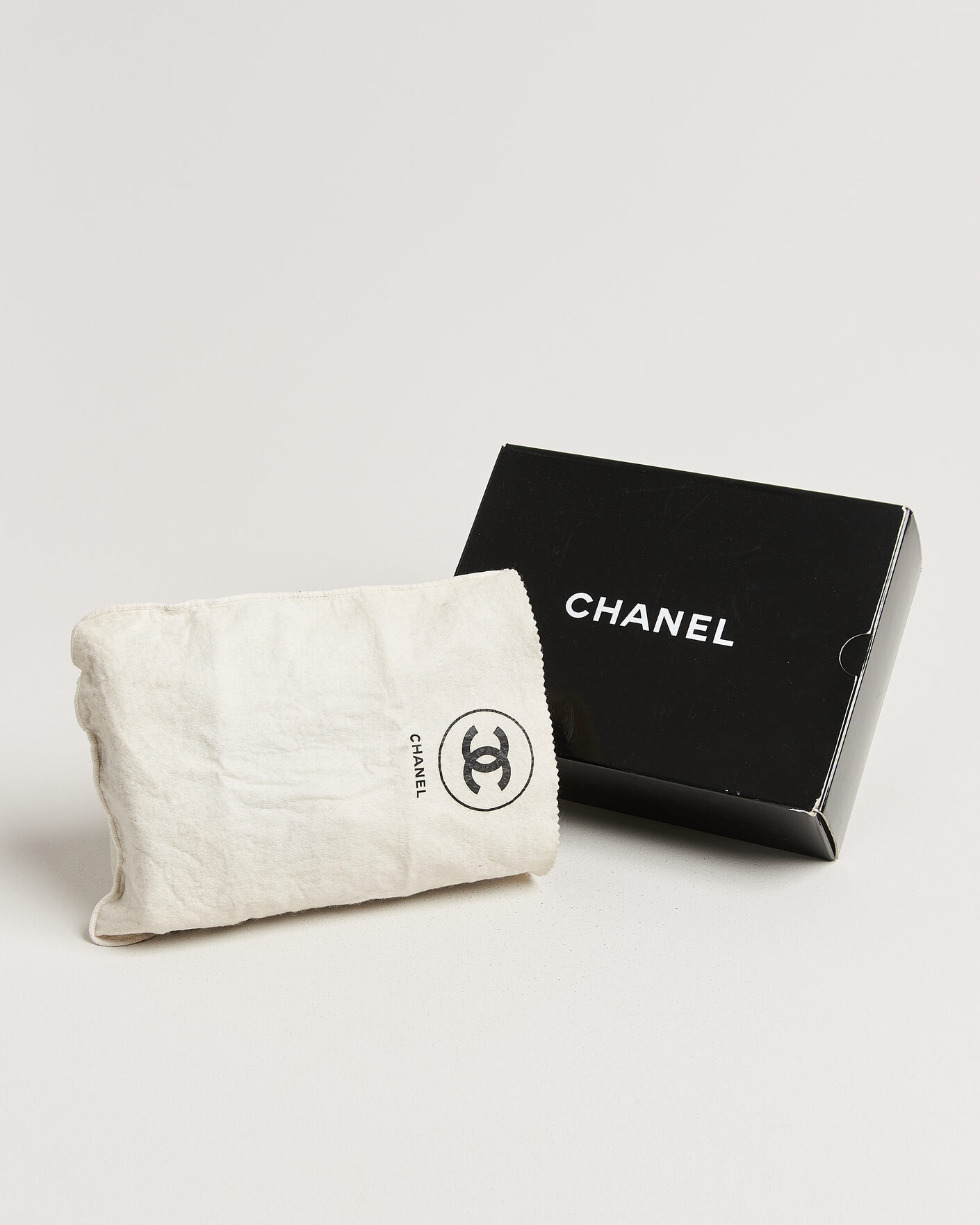 Uomini | Pre-Owned & Vintage Bags | Chanel Pre-Owned | Classic Medium Double Flap Bag Black