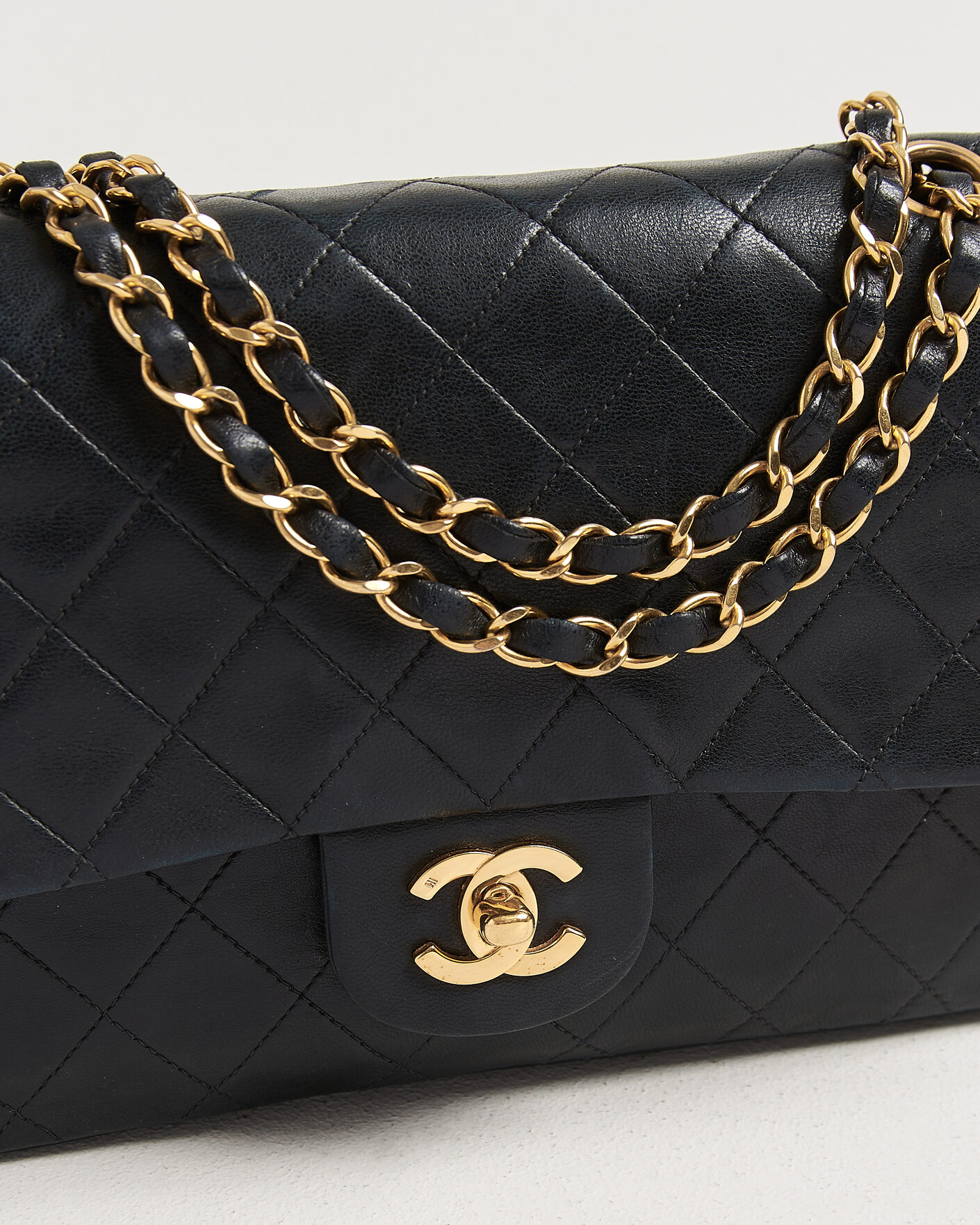Uomini | Pre-Owned & Vintage Bags | Chanel Pre-Owned | Classic Medium Double Flap Bag Black