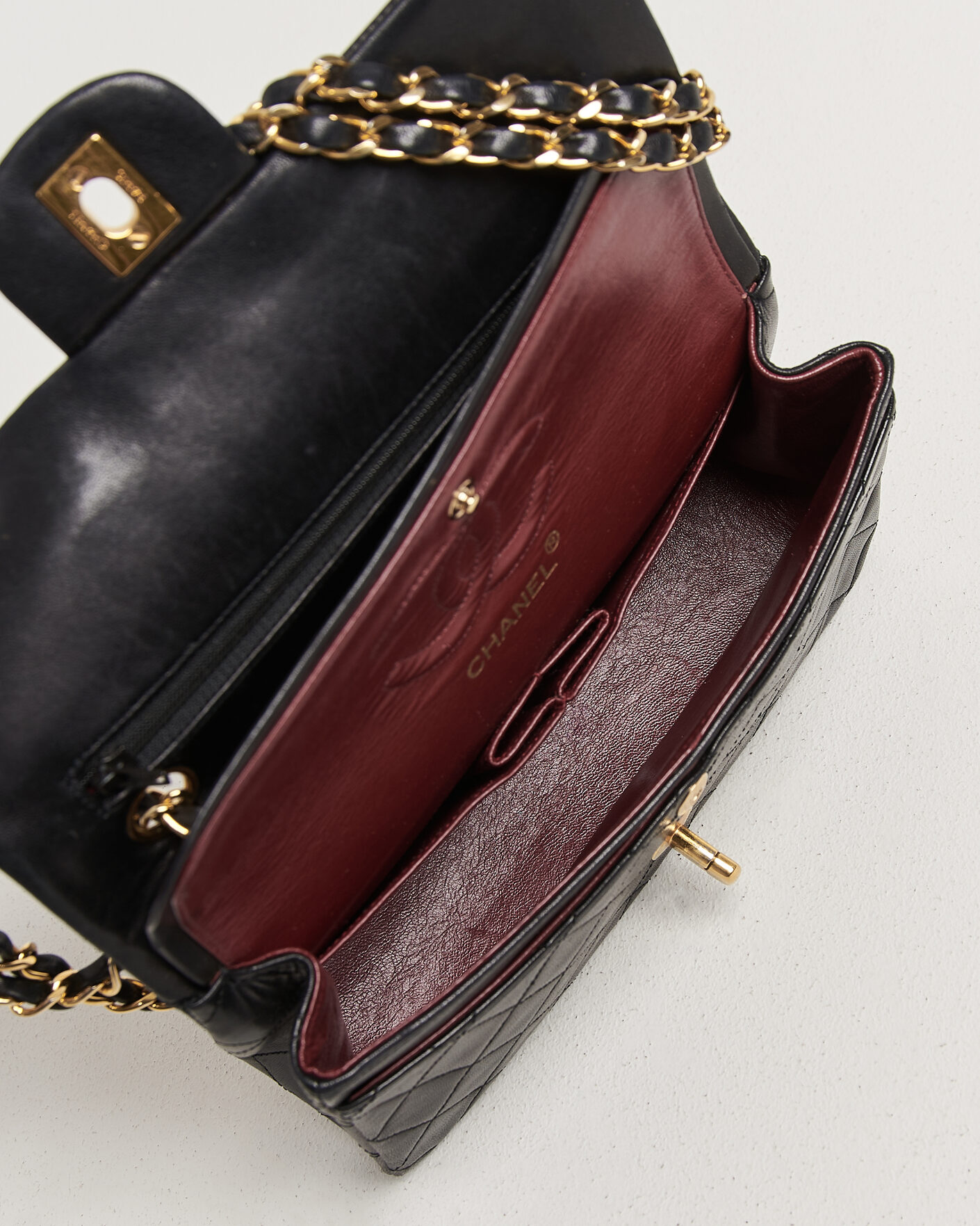 Uomini | Pre-Owned & Vintage Bags | Chanel Pre-Owned | Classic Small Double Flap Bag Black