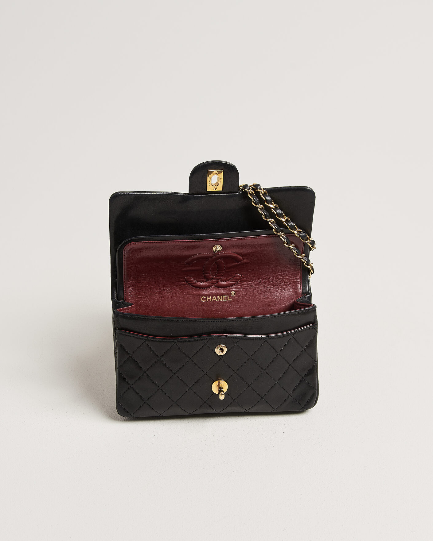 Uomini | Pre-Owned & Vintage Bags | Chanel Pre-Owned | Classic Small Double Flap Bag Black