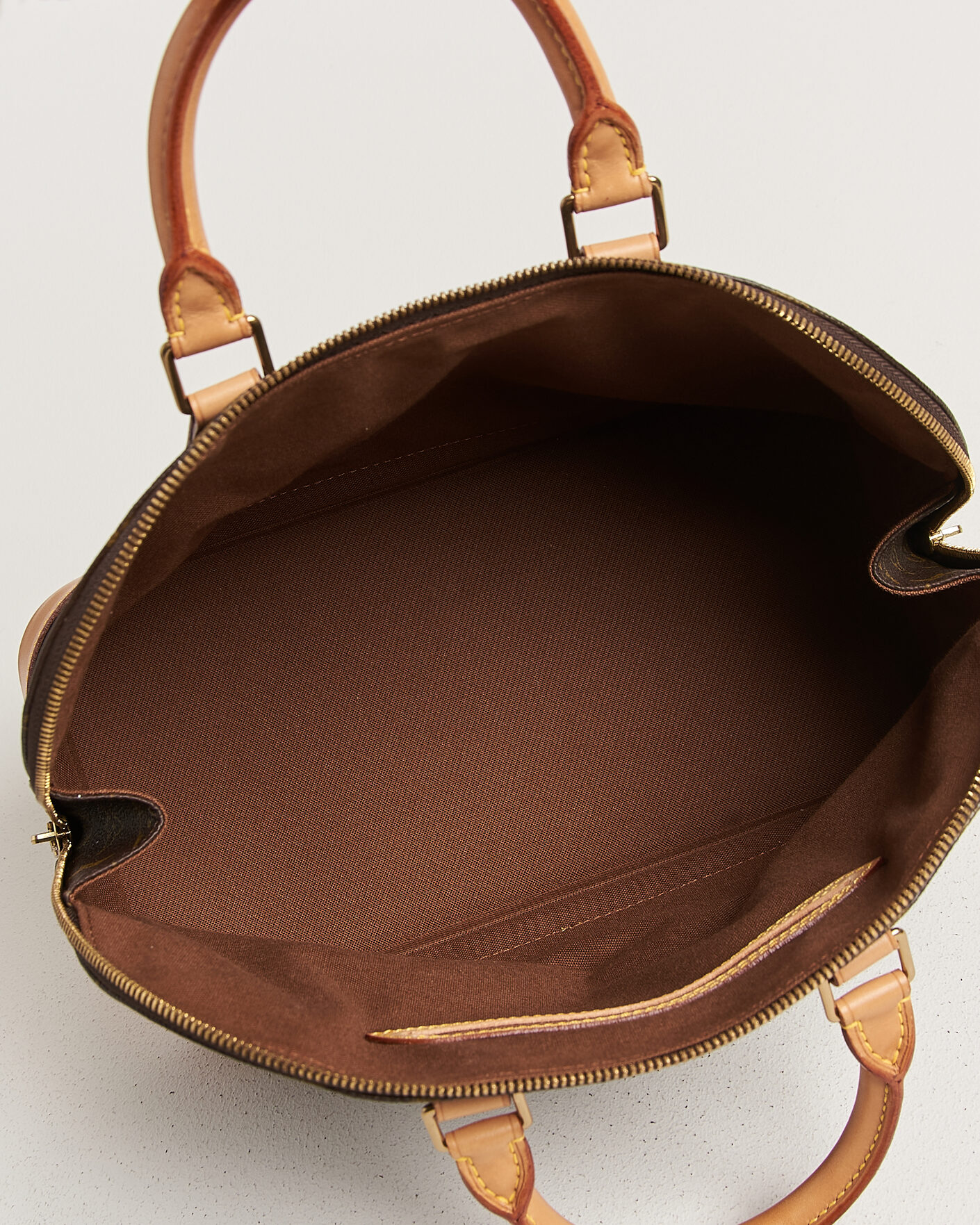 Uomini | Pre-Owned & Vintage Bags | Louis Vuitton Pre-Owned | Alma Bag PM Monogram