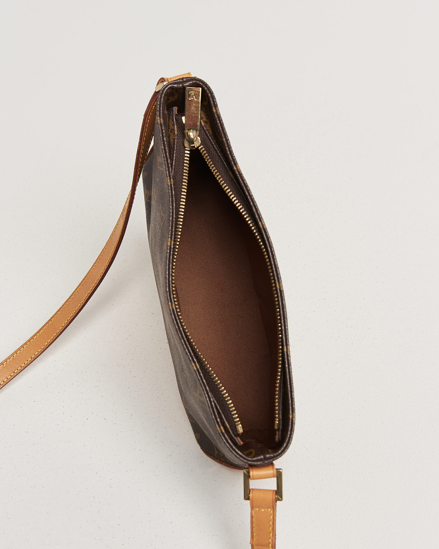 Uomini | Pre-Owned & Vintage Bags | Louis Vuitton Pre-Owned | Trotteur Crossbody Bag Monogram