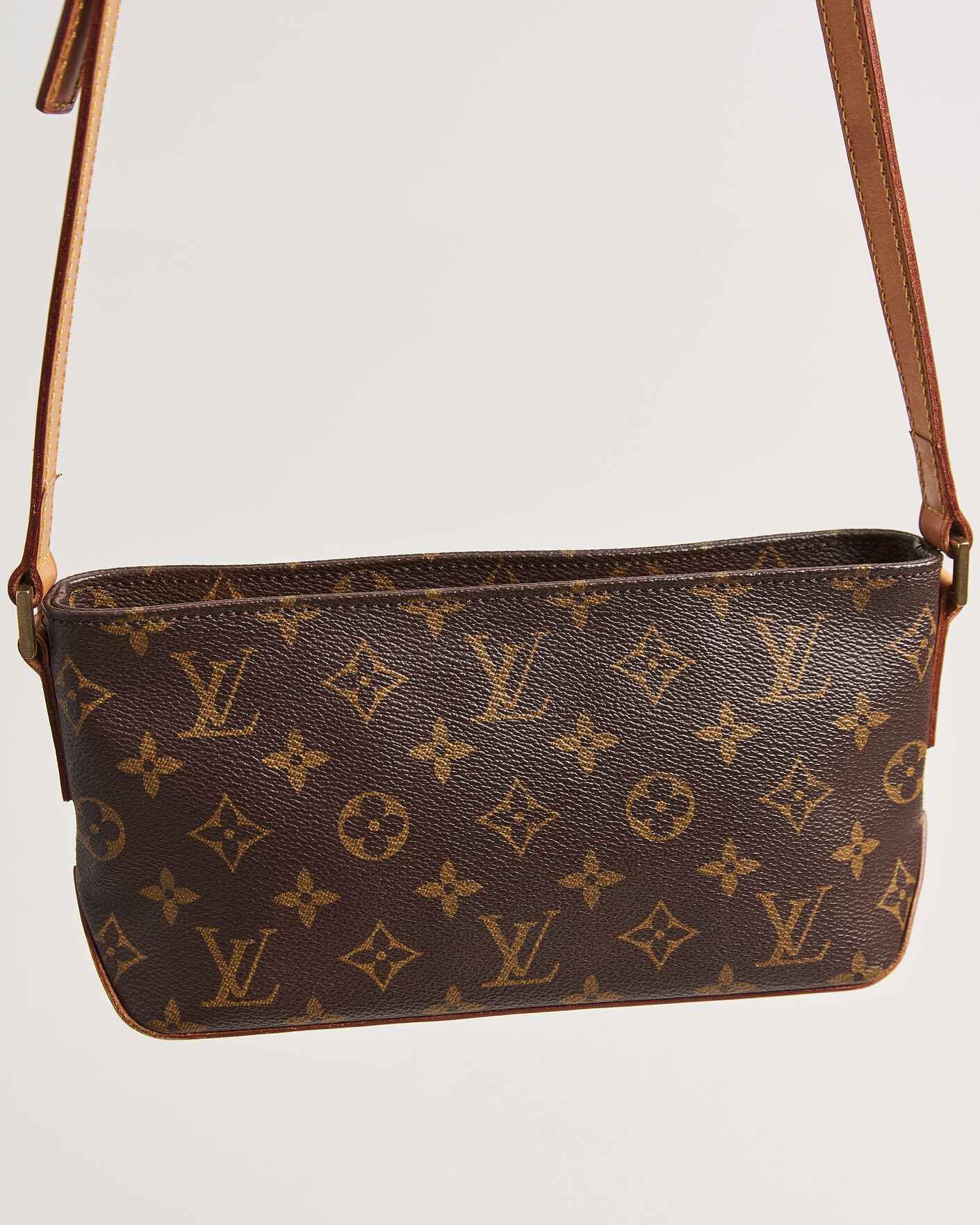 Uomini | Pre-Owned & Vintage Bags | Louis Vuitton Pre-Owned | Trotteur Crossbody Bag Monogram