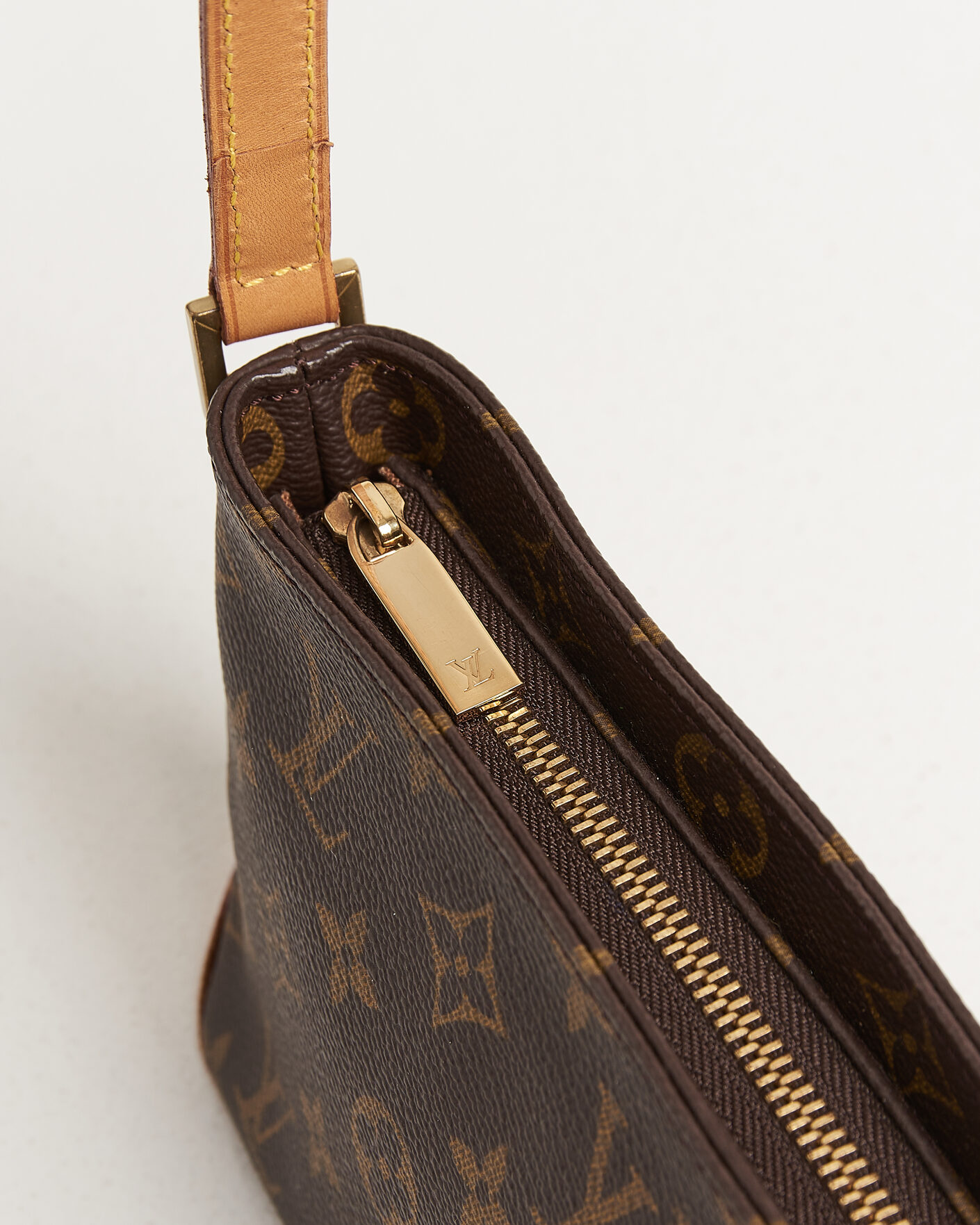 Uomini | Pre-Owned & Vintage Bags | Louis Vuitton Pre-Owned | Trotteur Crossbody Bag Monogram