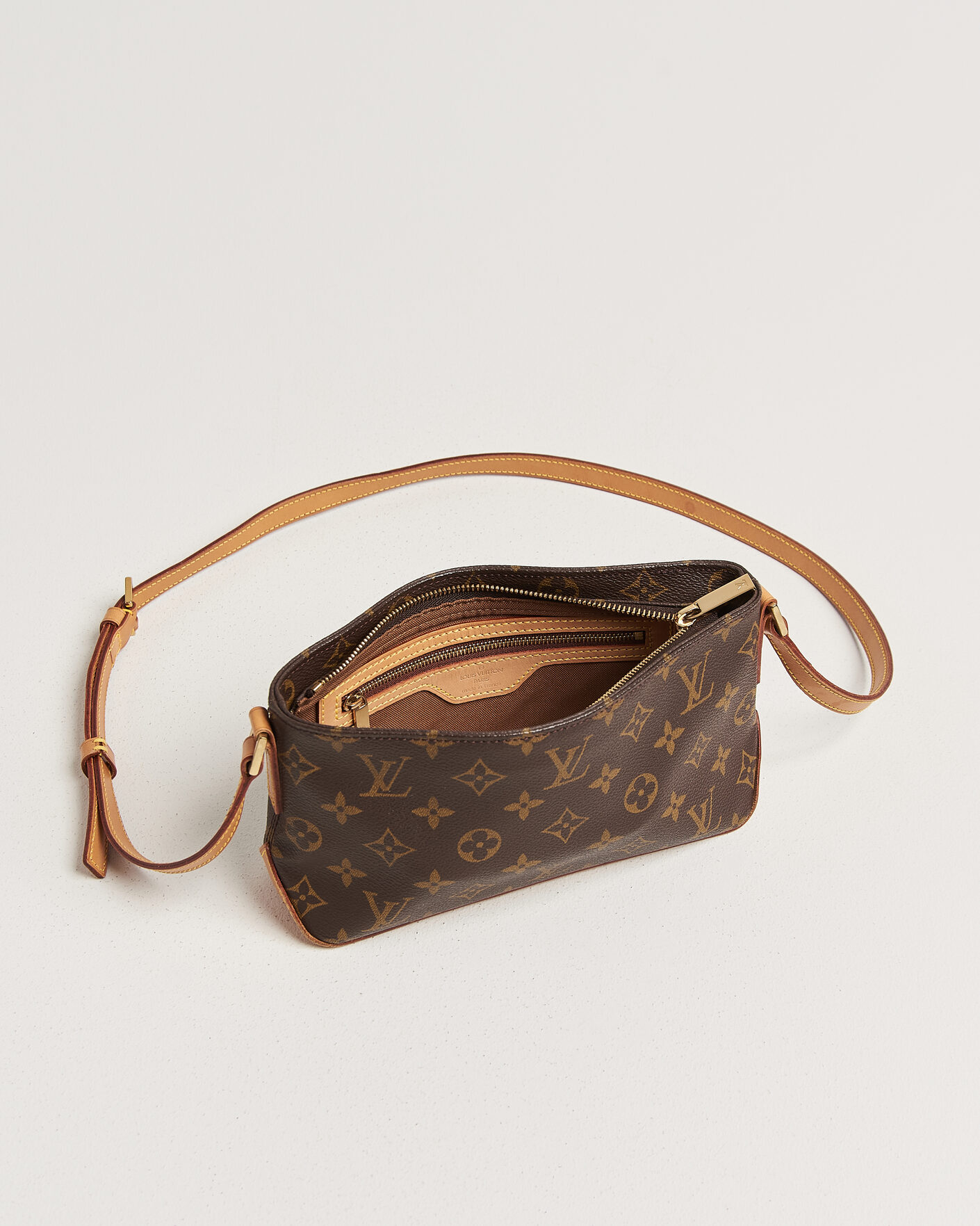 Uomini | Pre-Owned & Vintage Bags | Louis Vuitton Pre-Owned | Trotteur Crossbody Bag Monogram
