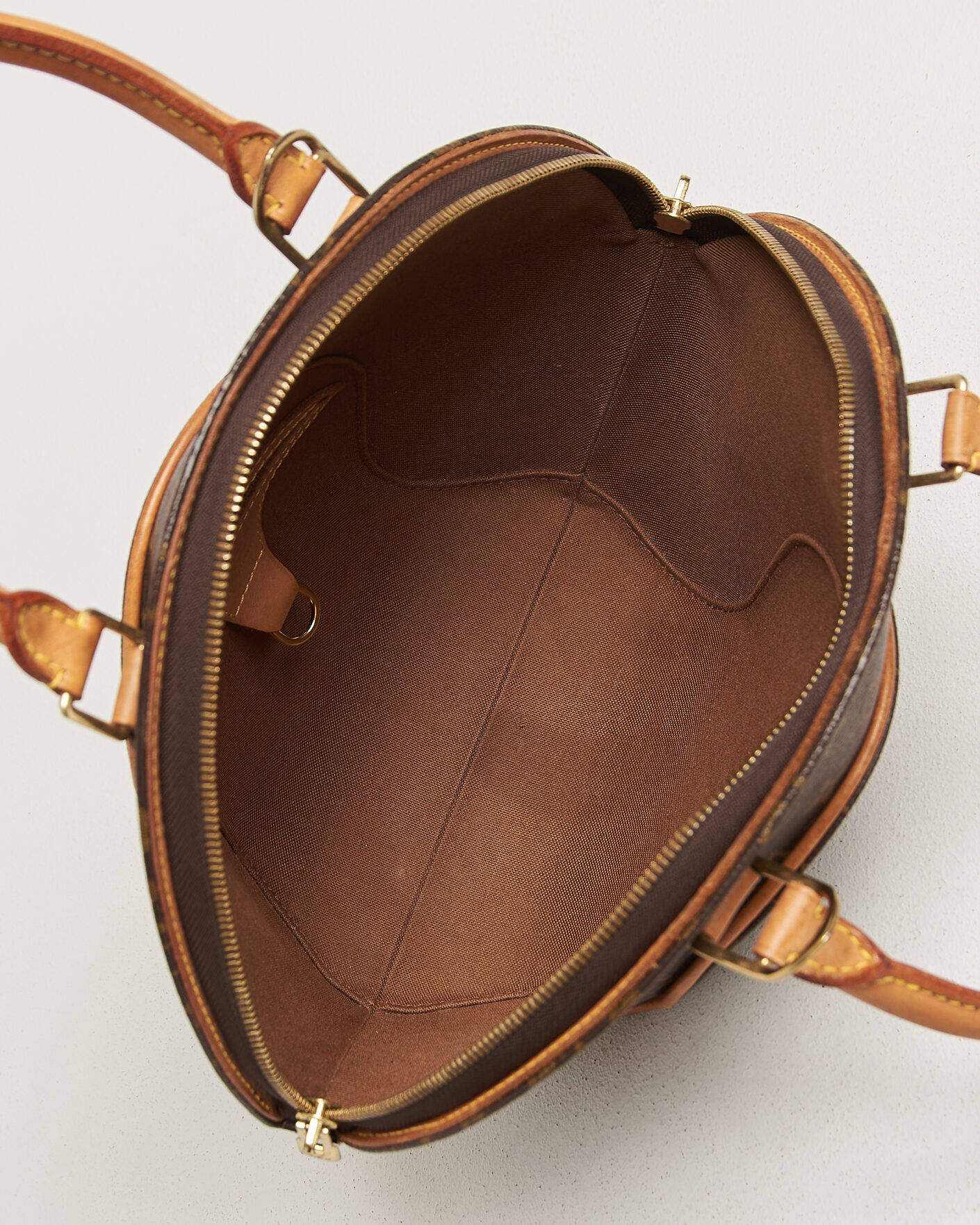 Uomini | Pre-Owned & Vintage Bags | Louis Vuitton Pre-Owned | Ellipse PM Bag Monogram