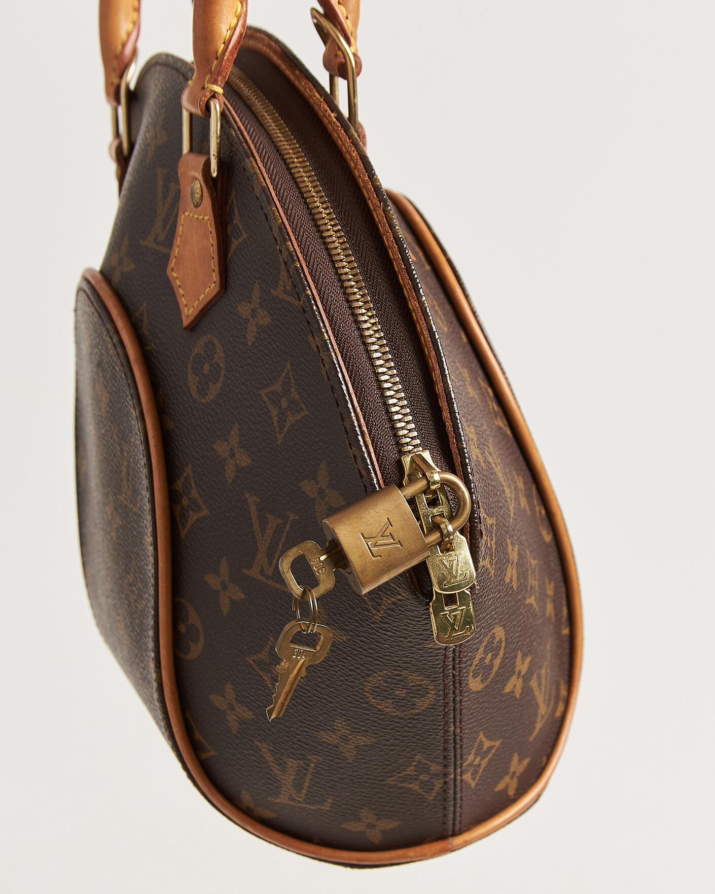 Uomini | Pre-Owned & Vintage Bags | Louis Vuitton Pre-Owned | Ellipse PM Bag Monogram