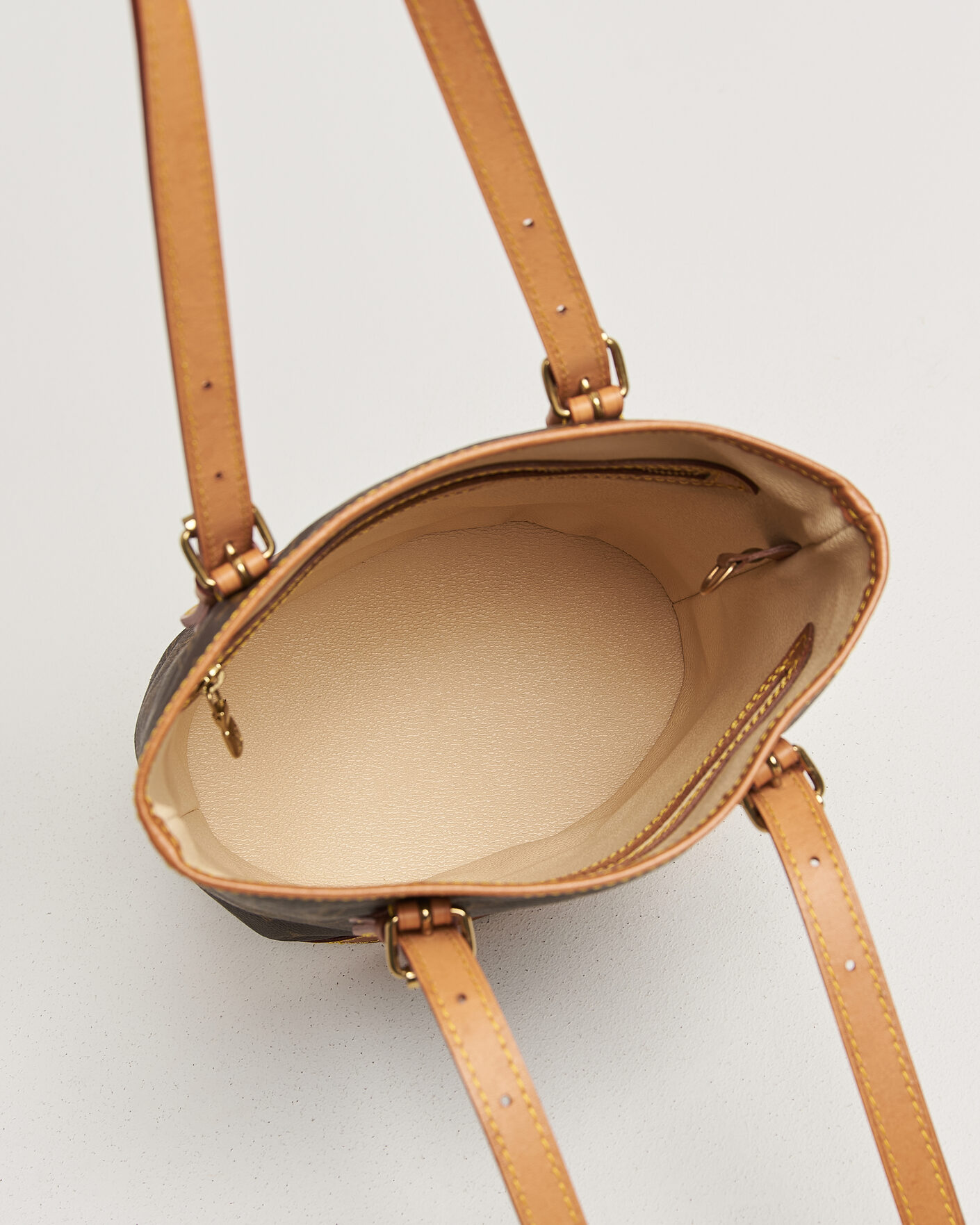 Uomini | Pre-Owned & Vintage Bags | Louis Vuitton Pre-Owned | Bucket PM Bag Monogram