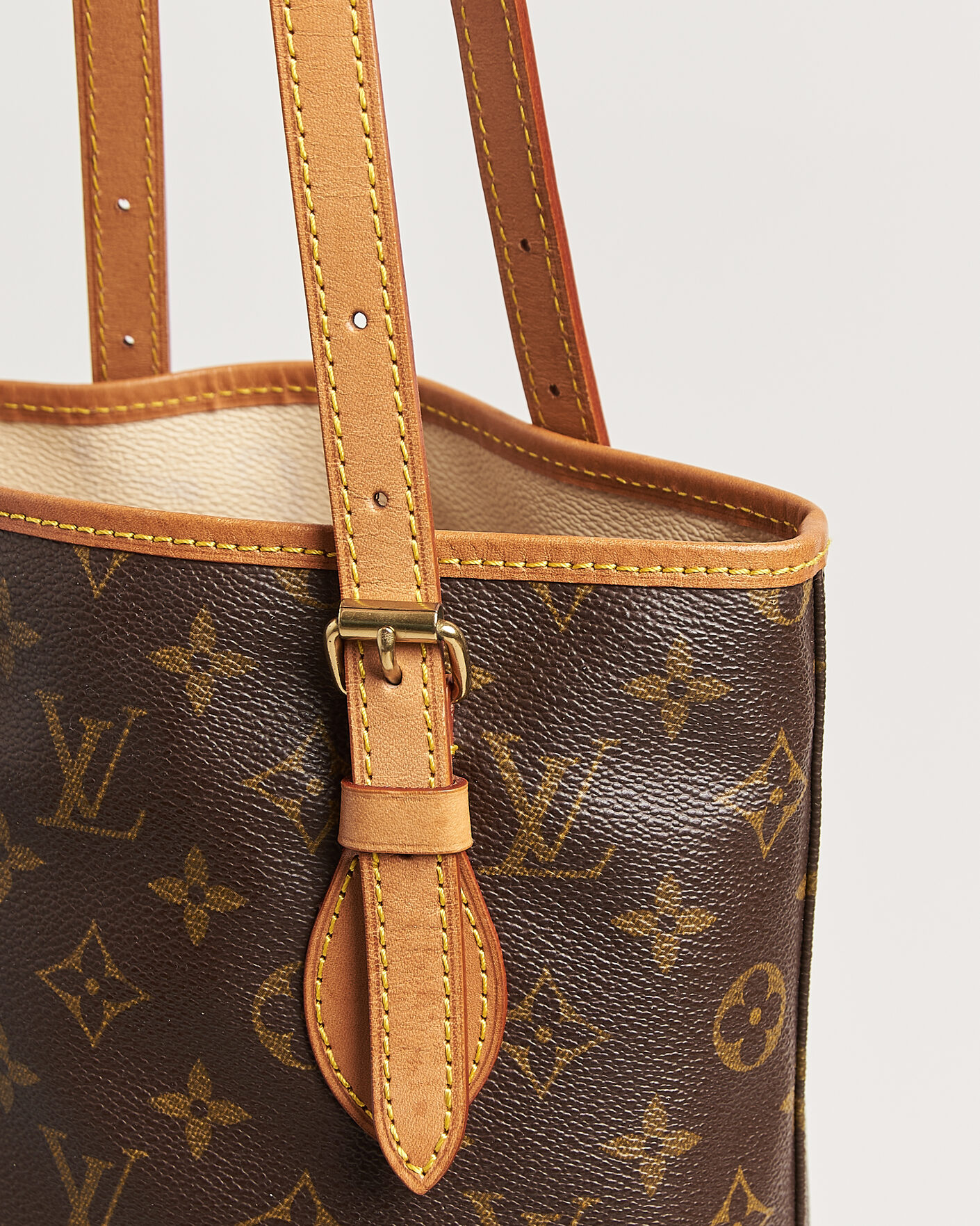Uomini | Pre-Owned & Vintage Bags | Louis Vuitton Pre-Owned | Bucket PM Bag Monogram