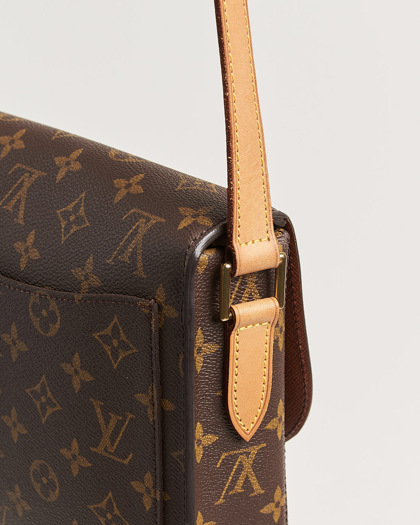 Uomini | Pre-Owned & Vintage Bags | Louis Vuitton Pre-Owned | Saint Cloud GM Bag Monogram