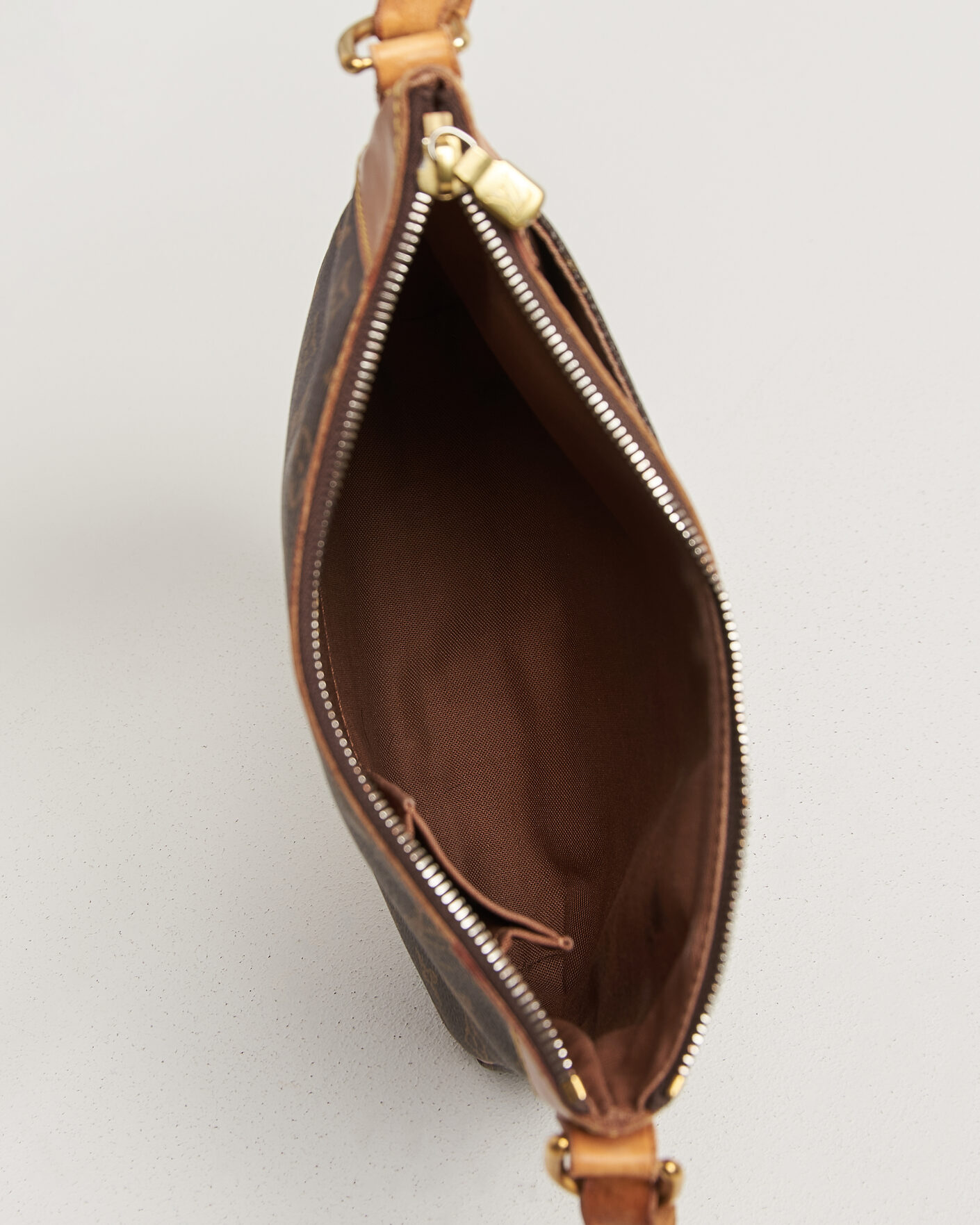Uomini | Pre-Owned & Vintage Bags | Louis Vuitton Pre-Owned | Odeon PM Bag Monogram