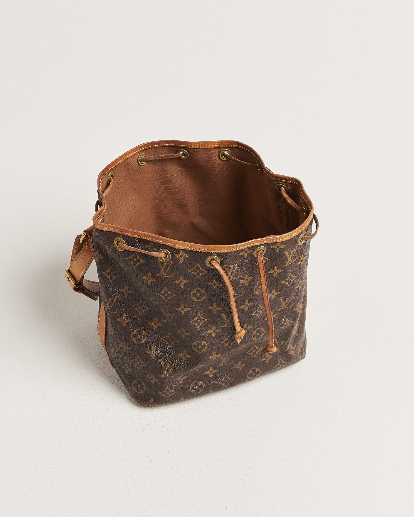 Uomini | Pre-Owned & Vintage Bags | Louis Vuitton Pre-Owned | Petit Noé Monogram