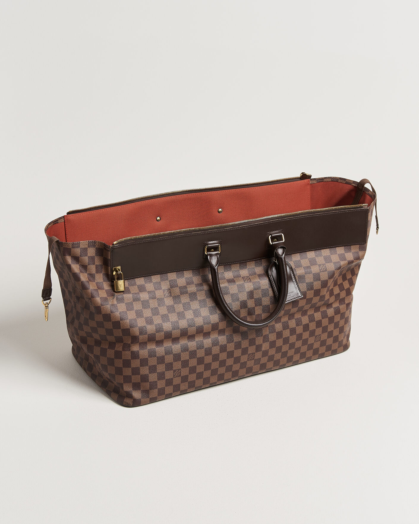 Uomini | Pre-Owned & Vintage Bags | Louis Vuitton Pre-Owned | Greenwich GM Travel Bag Damier Ebene