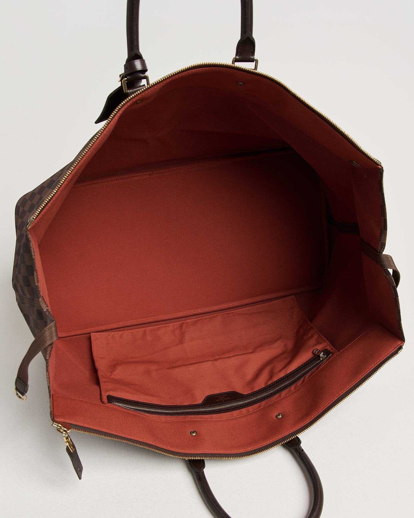 Uomini | Pre-Owned & Vintage Bags | Louis Vuitton Pre-Owned | Greenwich GM Travel Bag Damier Ebene