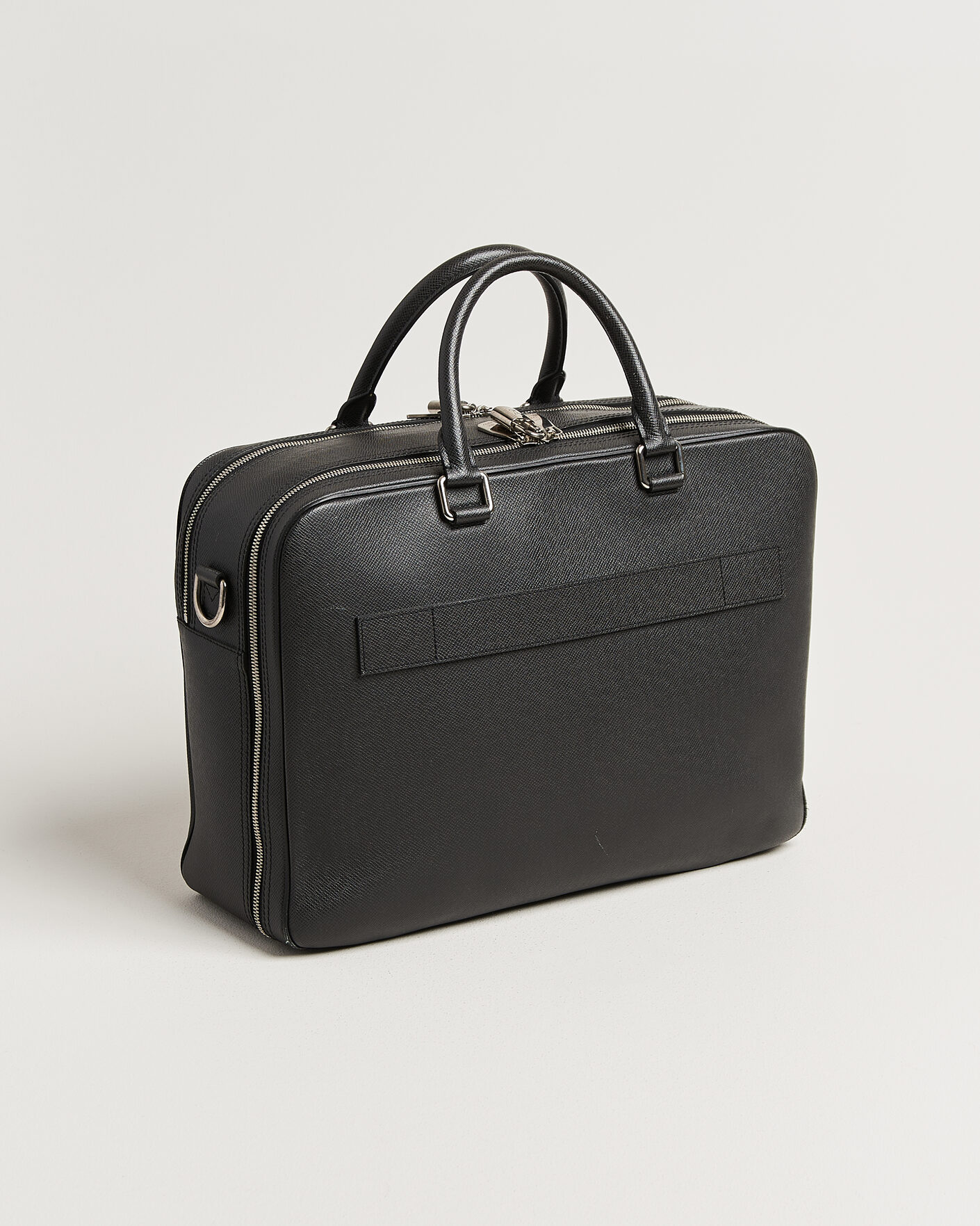 Uomini | Pre-Owned & Vintage Bags | Louis Vuitton Pre-Owned | Overnight Bag Taiga Leather Black