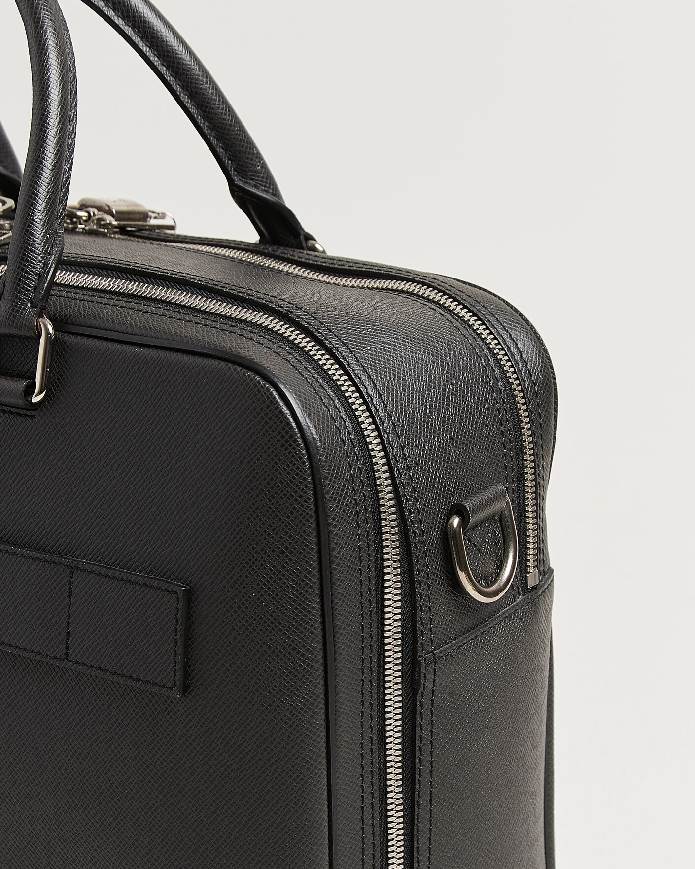 Uomini | Pre-Owned & Vintage Bags | Louis Vuitton Pre-Owned | Overnight Bag Taiga Leather Black