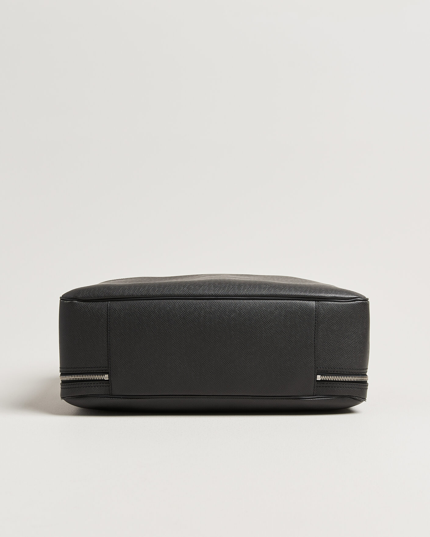 Uomini | Pre-Owned & Vintage Bags | Louis Vuitton Pre-Owned | Overnight Bag Taiga Leather Black