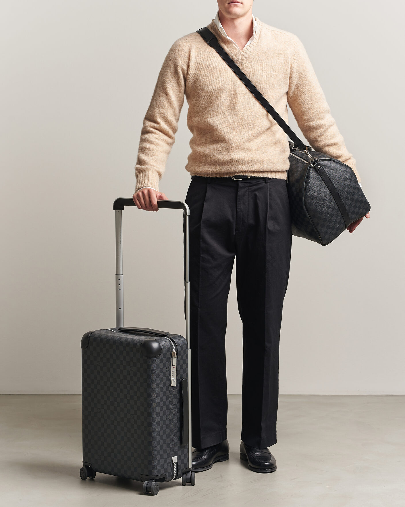 Uomini | Pre-Owned & Vintage Bags | Louis Vuitton Pre-Owned | Horizon 55 Damier Graphite
