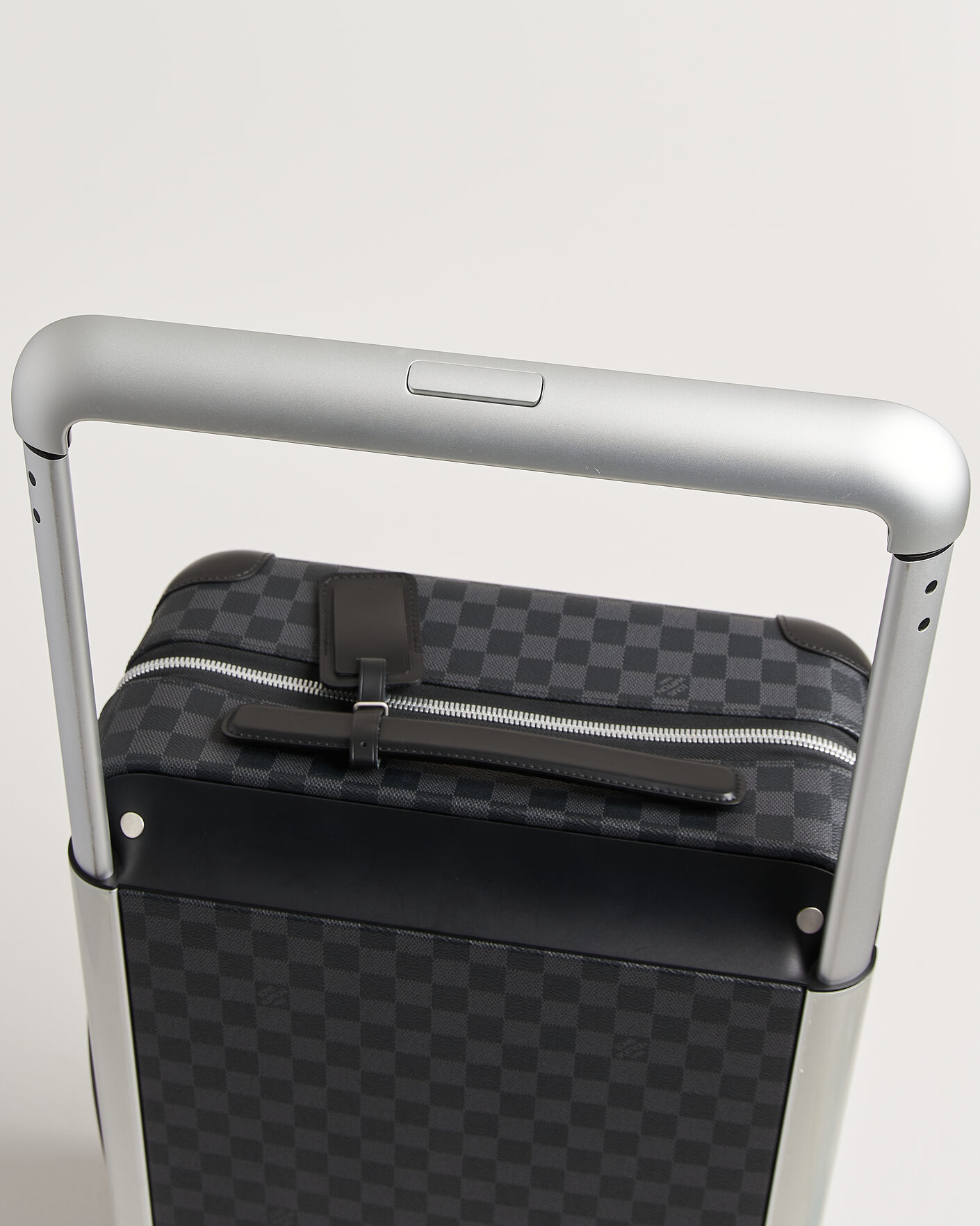 Uomini | Pre-Owned & Vintage Bags | Louis Vuitton Pre-Owned | Horizon 55 Damier Graphite