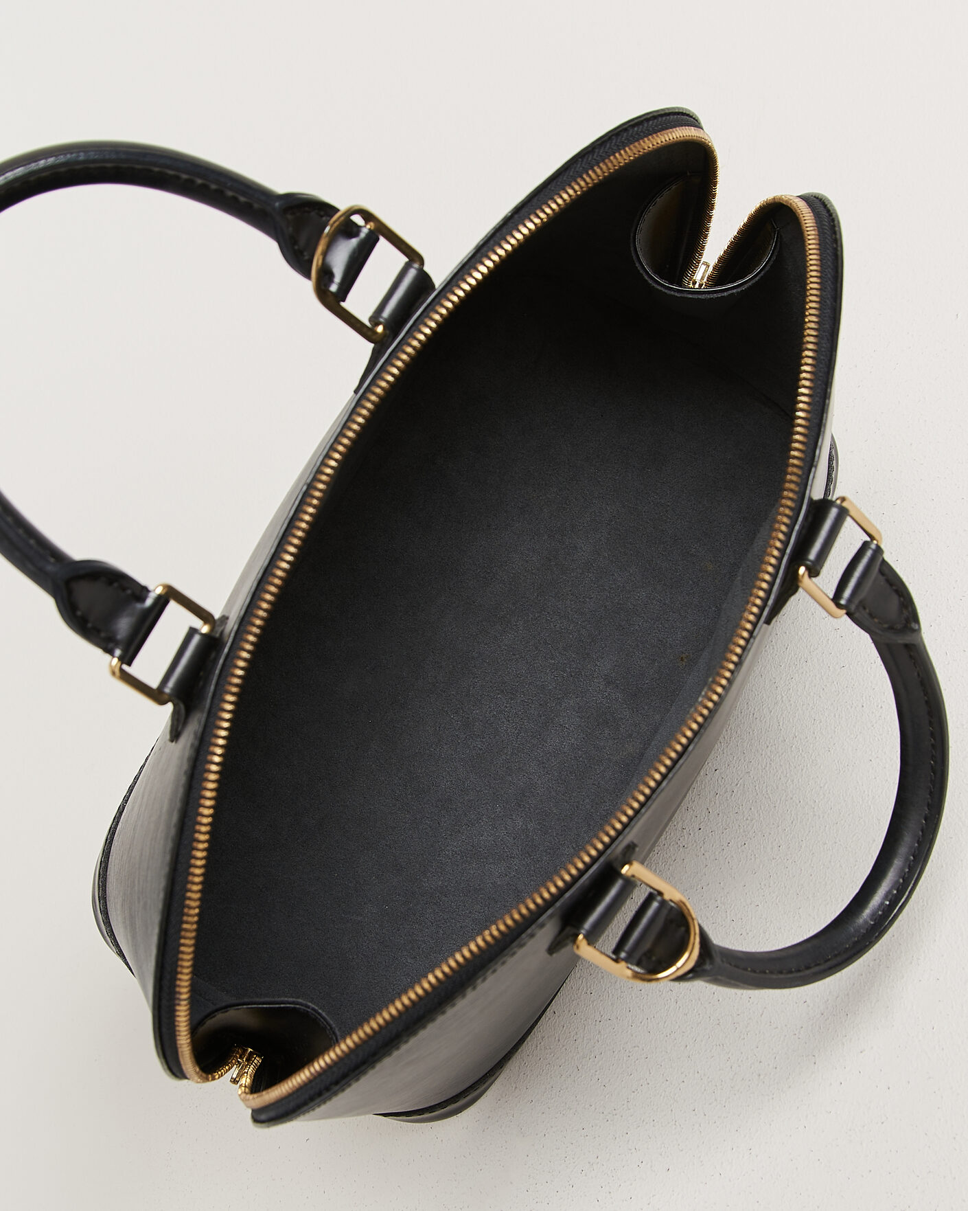 Uomini | Pre-Owned & Vintage Bags | Louis Vuitton Pre-Owned | Alma PM Bag Epi Leather Black