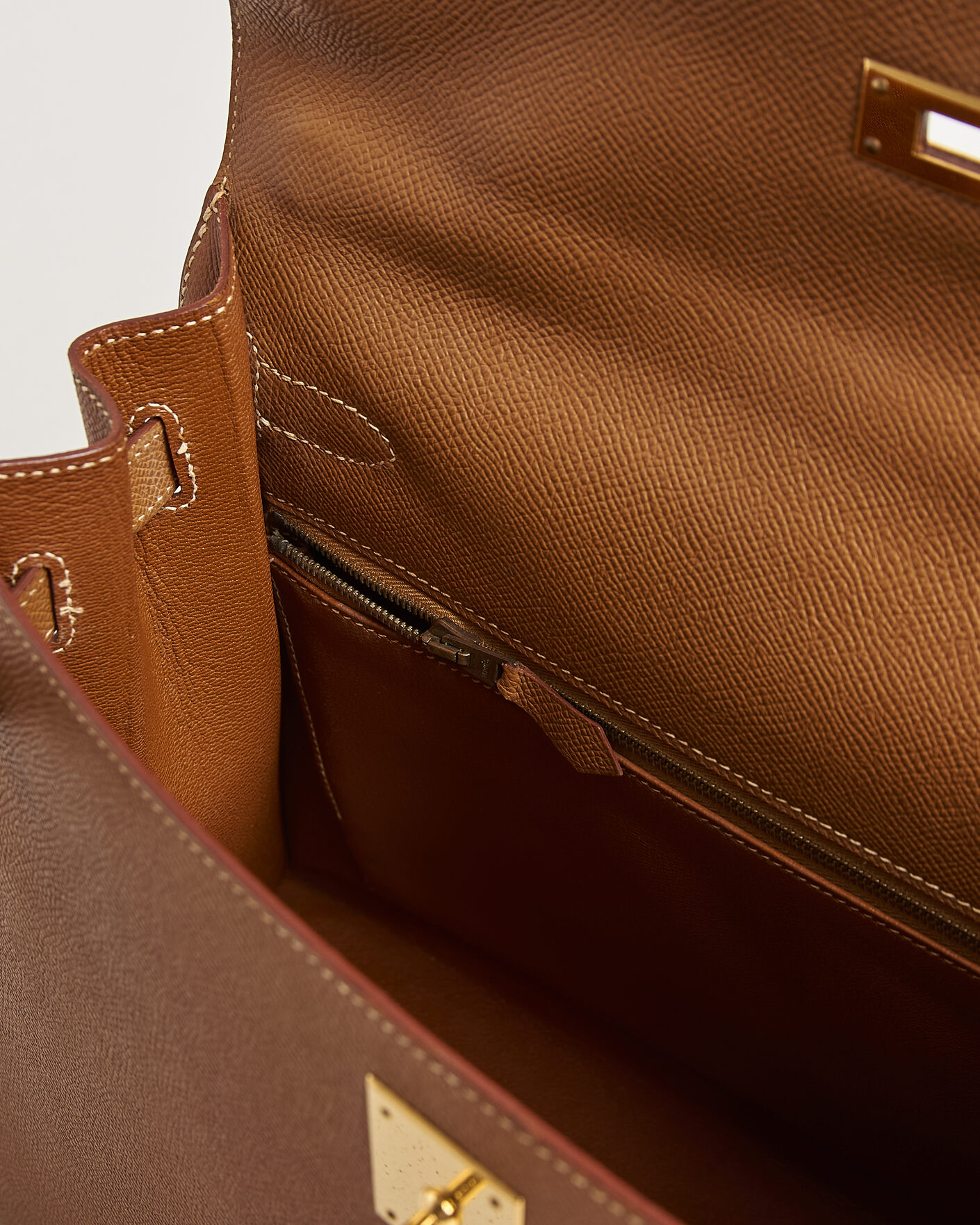 Uomini | Pre-Owned & Vintage Bags | Hermès Pre-Owned | Kelly 32 Courchevel Leather Gold