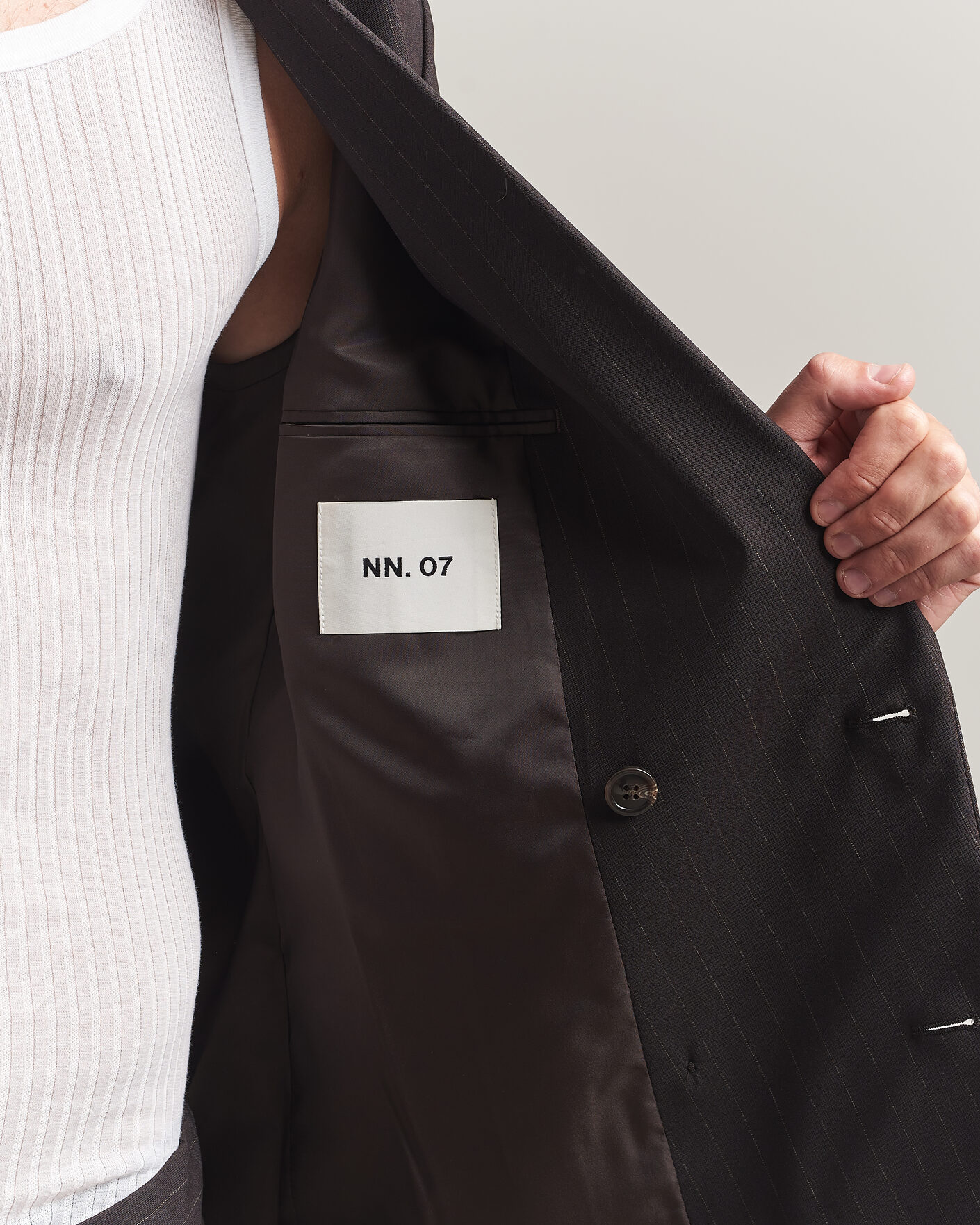 Uomini | Blazers | NN07 | Jordin Pinstriped Double Breasted Blazer Dark Brown