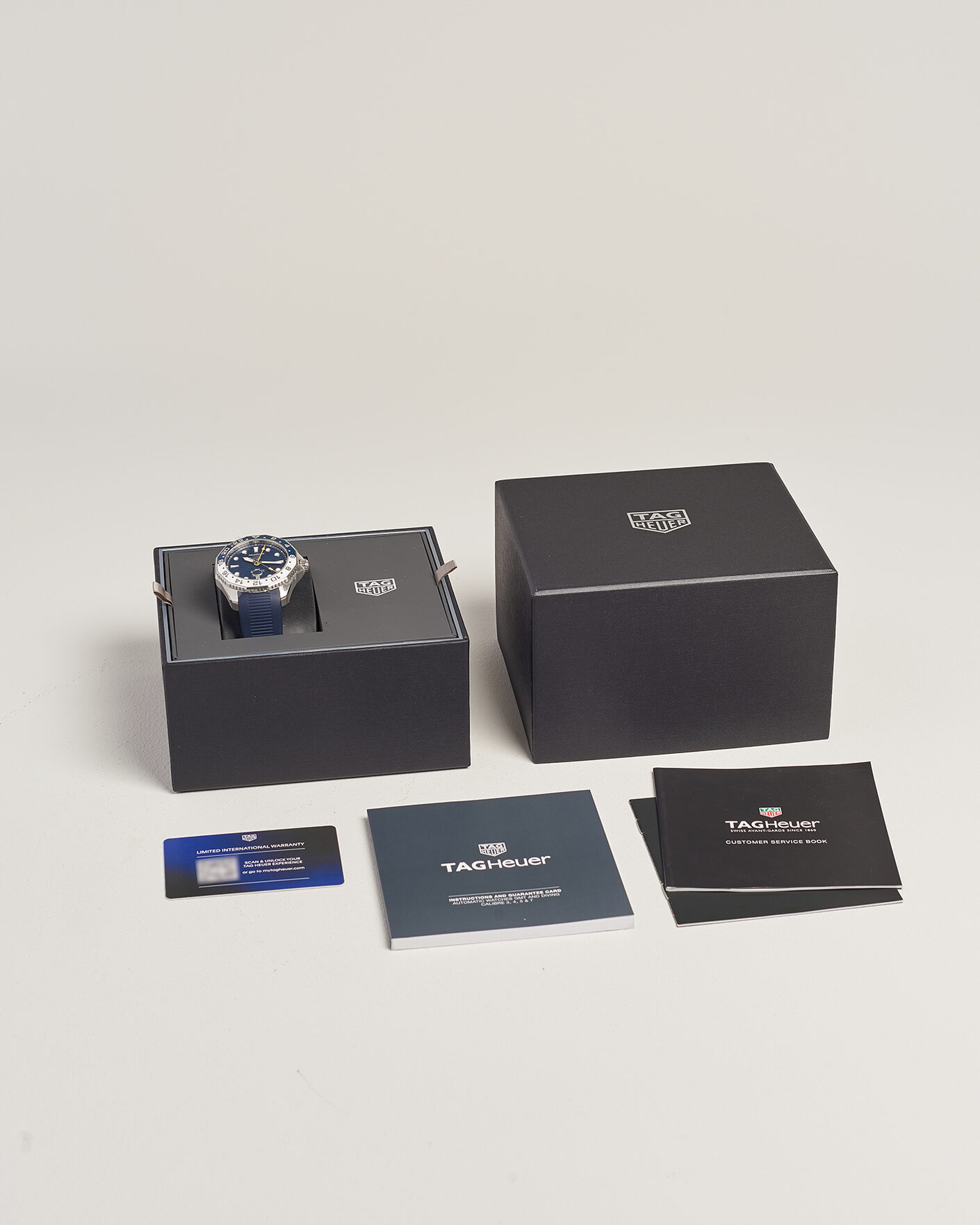 Uomini | Pre-Owned & Vintage Watches | Tag Heuer Pre-Owned | Acuaracer GMT