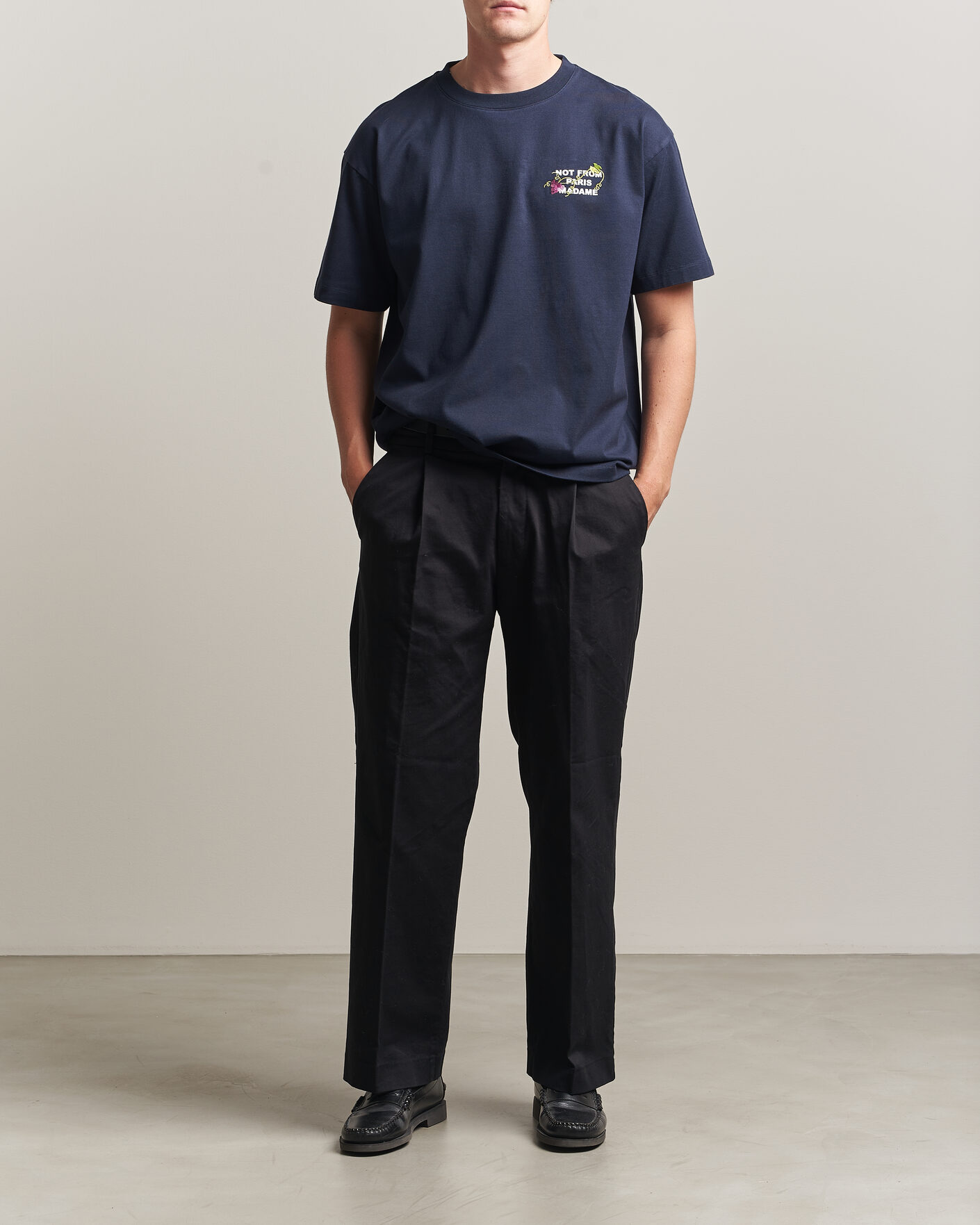 Uomini | T-shirt | Drôle de Monsieur | Vine Embroidered Slogan T-Shirt Navy