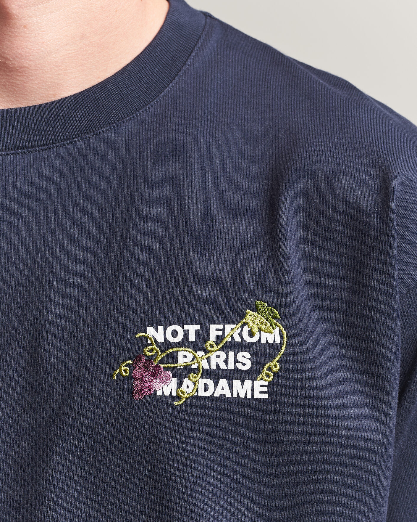 Uomini | T-shirt | Drôle de Monsieur | Vine Embroidered Slogan T-Shirt Navy