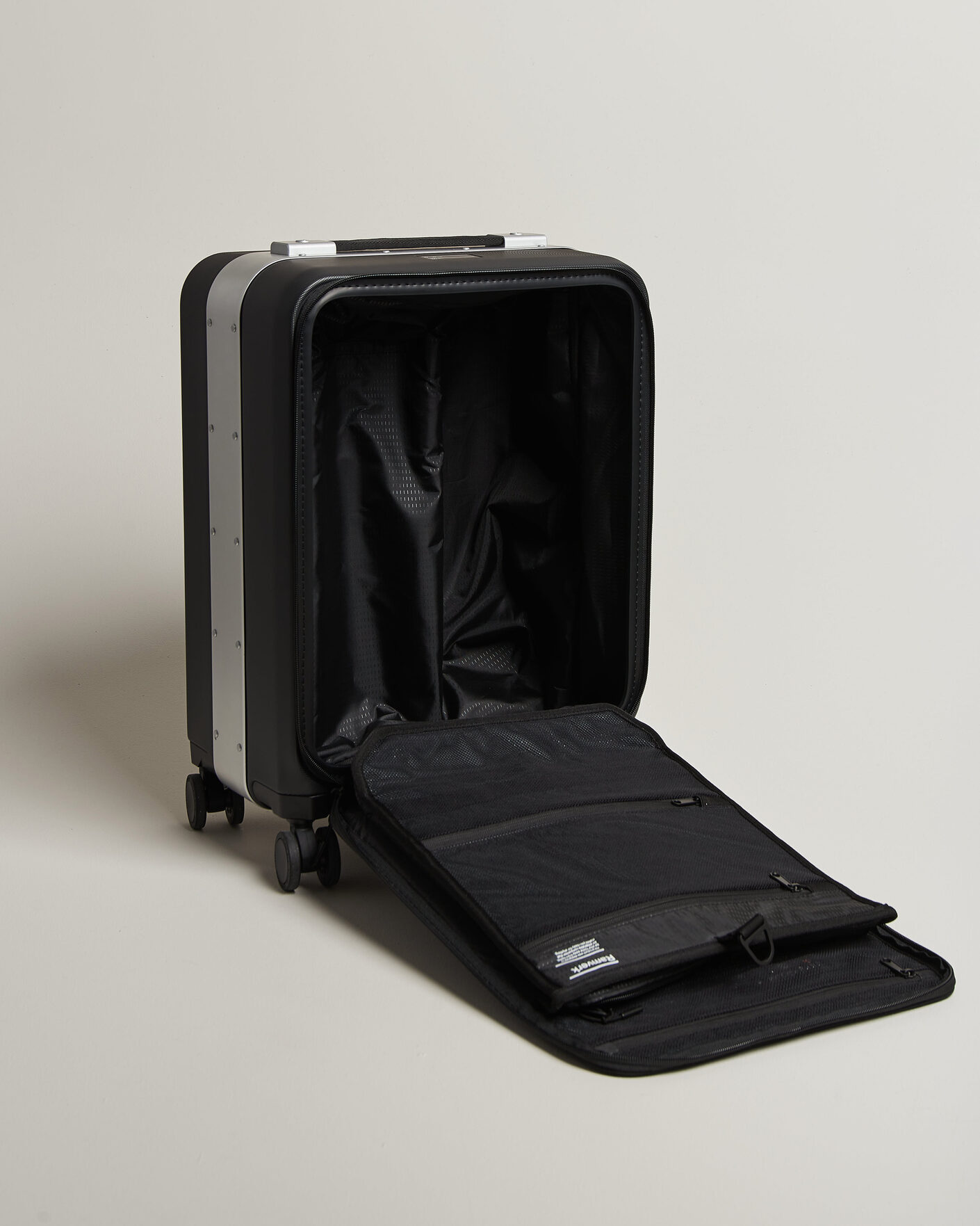 Uomini | Borse | DB | Ramverk Pro Front-Access Carry On Silver/Black