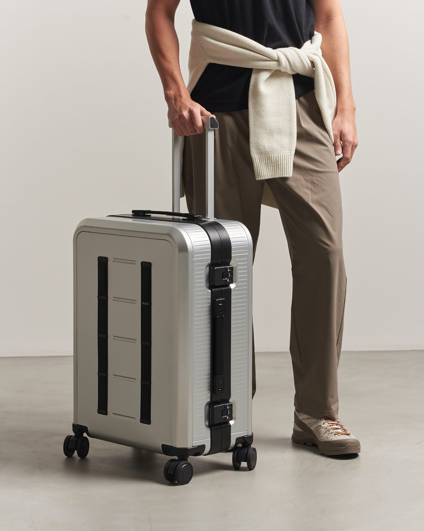 Uomini | Borse | DB | Ramverk Alu Pro Check-In Luggage Medium Silver/Onyx