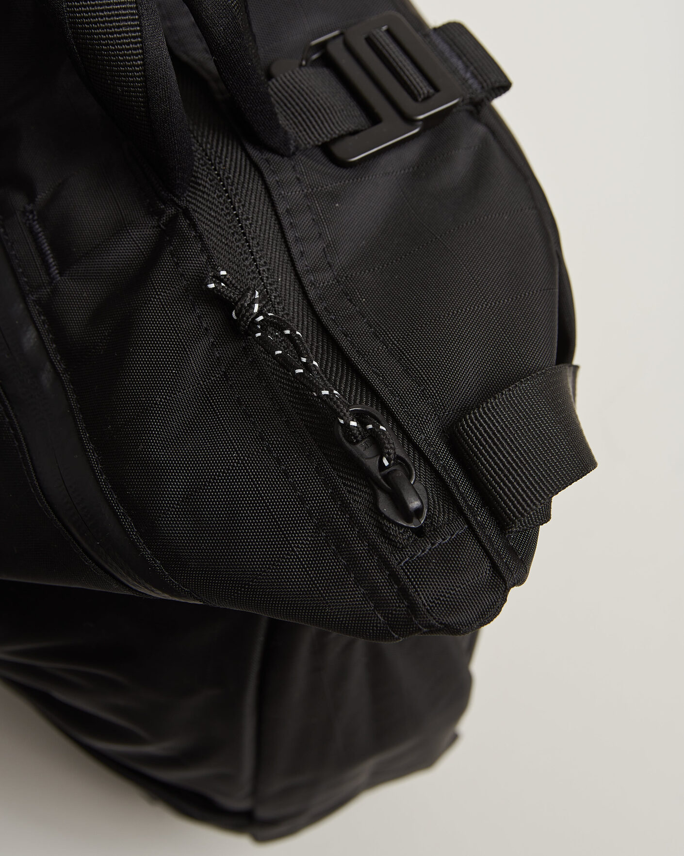 Uomini | DB Utility Tote 32L Black Out | DB | Utility Tote 32L Black Out