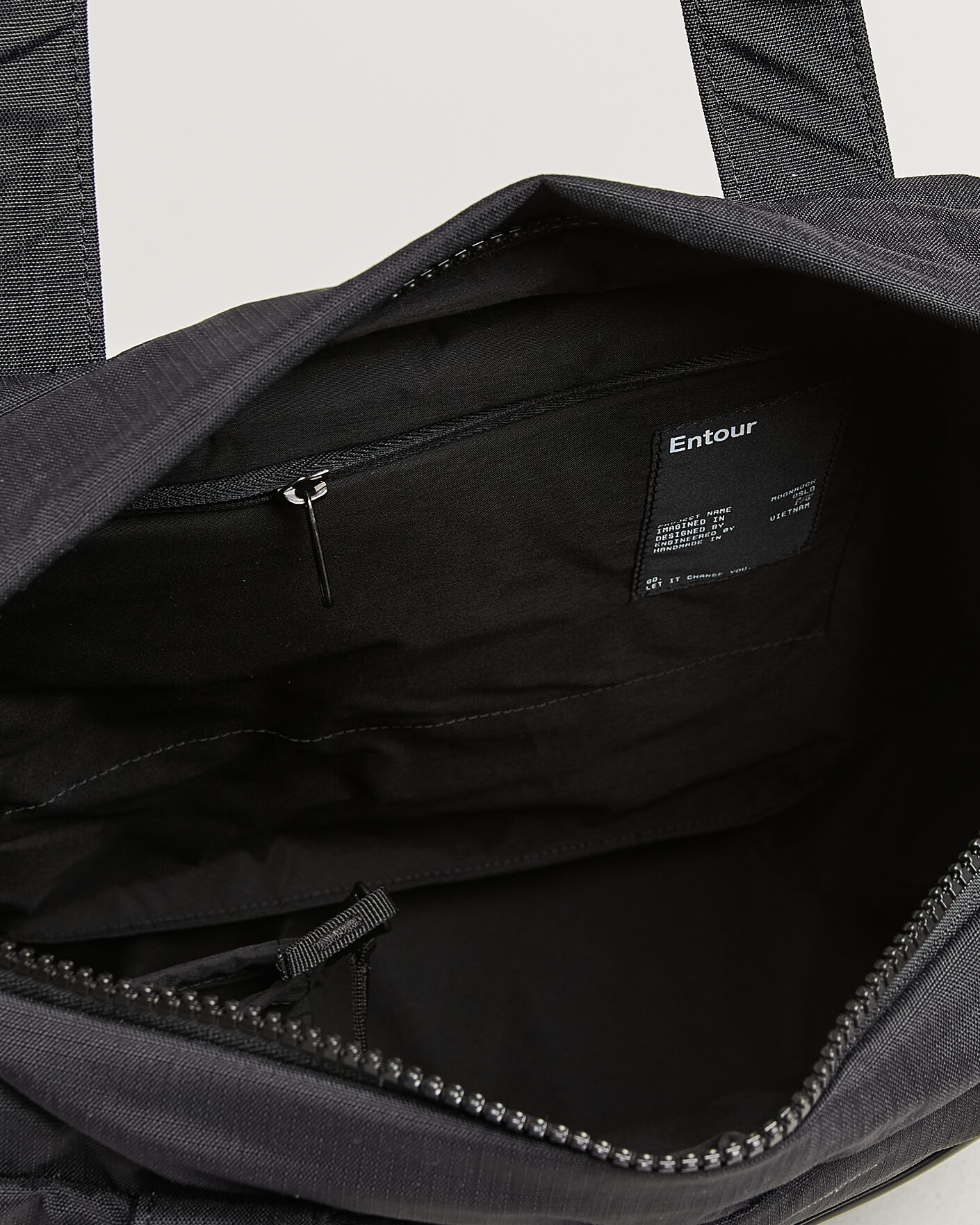 Uomini | Borse | DB | Entour Tote 22L Black Out