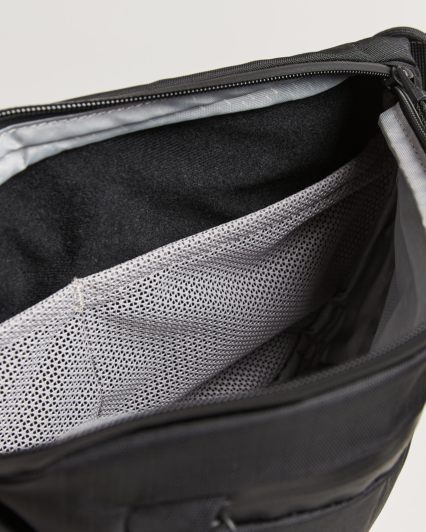 Uomini | Borse | DB | Roamer Pro Sling Bag 6L Black Out