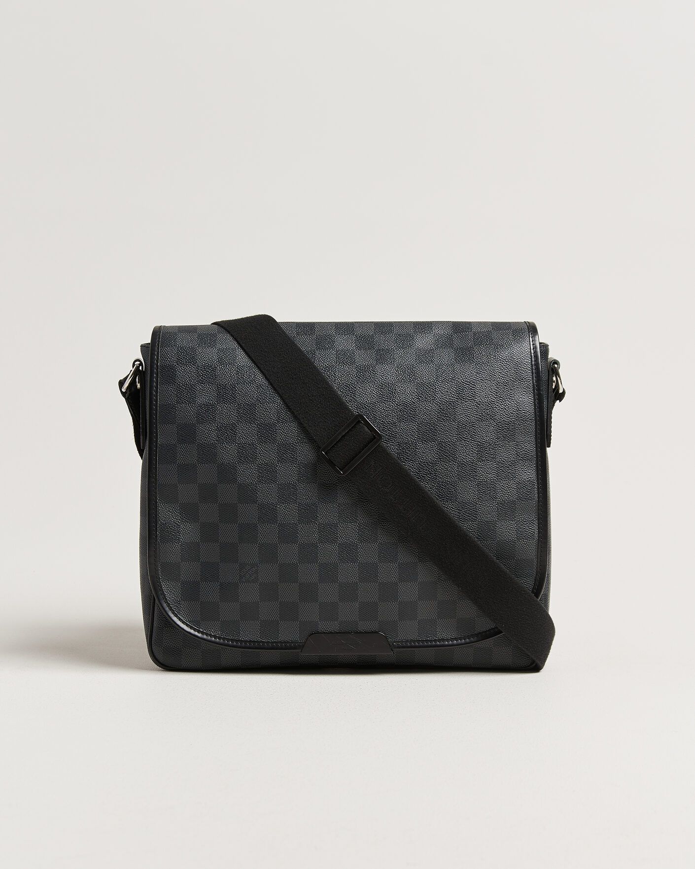 Uomini | Pre-Owned & Vintage Bags | Louis Vuitton Pre-Owned | Daniel MM Shoulder Bag Damier Graphite