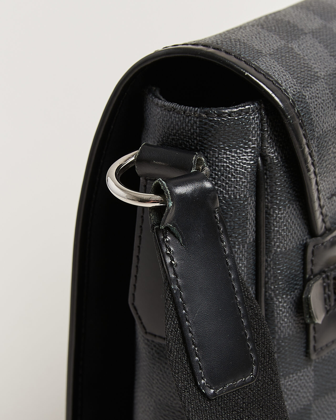 Uomini | Pre-Owned & Vintage Bags | Louis Vuitton Pre-Owned | Daniel MM Shoulder Bag Damier Graphite