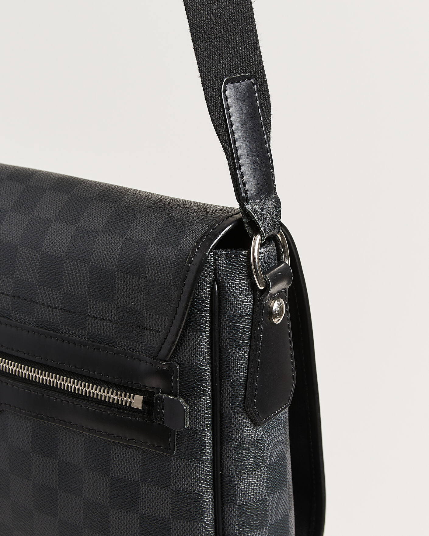 Uomini | Pre-Owned & Vintage Bags | Louis Vuitton Pre-Owned | Daniel MM Shoulder Bag Damier Graphite