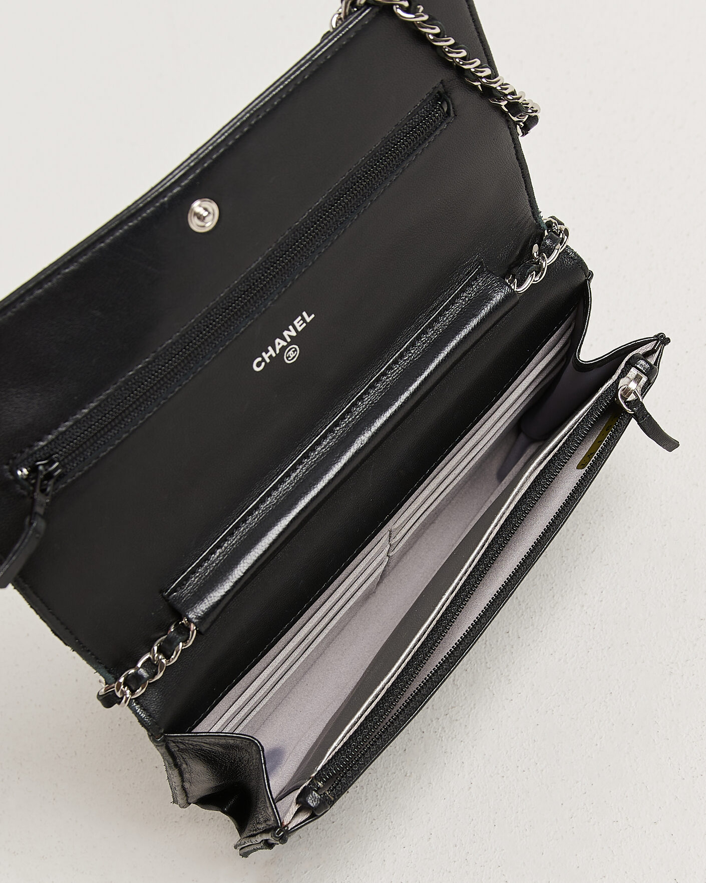 Uomini | Pre-Owned & Vintage Bags | Chanel Pre-Owned | Wallet On Chain Camelia Lambskin Black