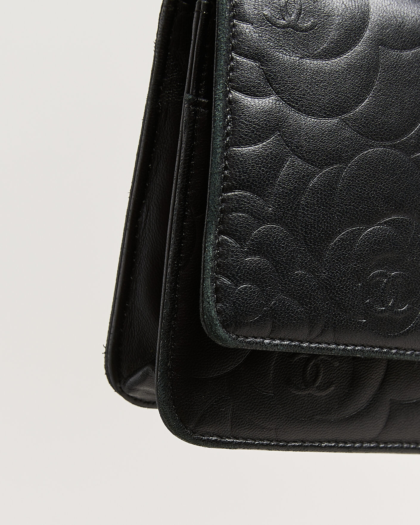 Uomini | Pre-Owned & Vintage Bags | Chanel Pre-Owned | Wallet On Chain Camelia Lambskin Black