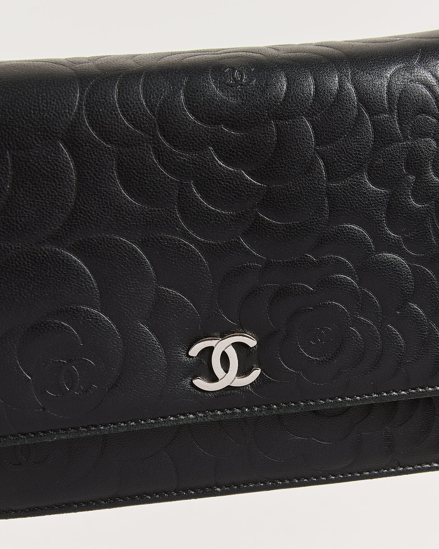 Uomini | Pre-Owned & Vintage Bags | Chanel Pre-Owned | Wallet On Chain Camelia Lambskin Black
