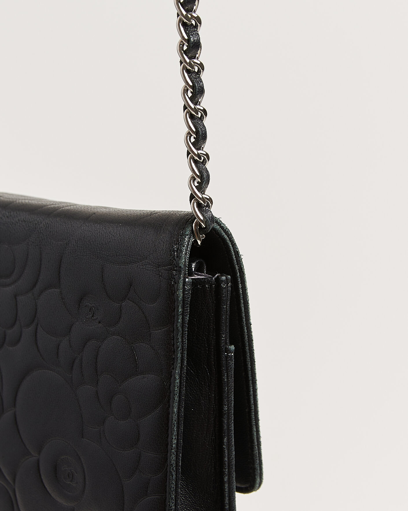 Uomini | Pre-Owned & Vintage Bags | Chanel Pre-Owned | Wallet On Chain Camelia Lambskin Black