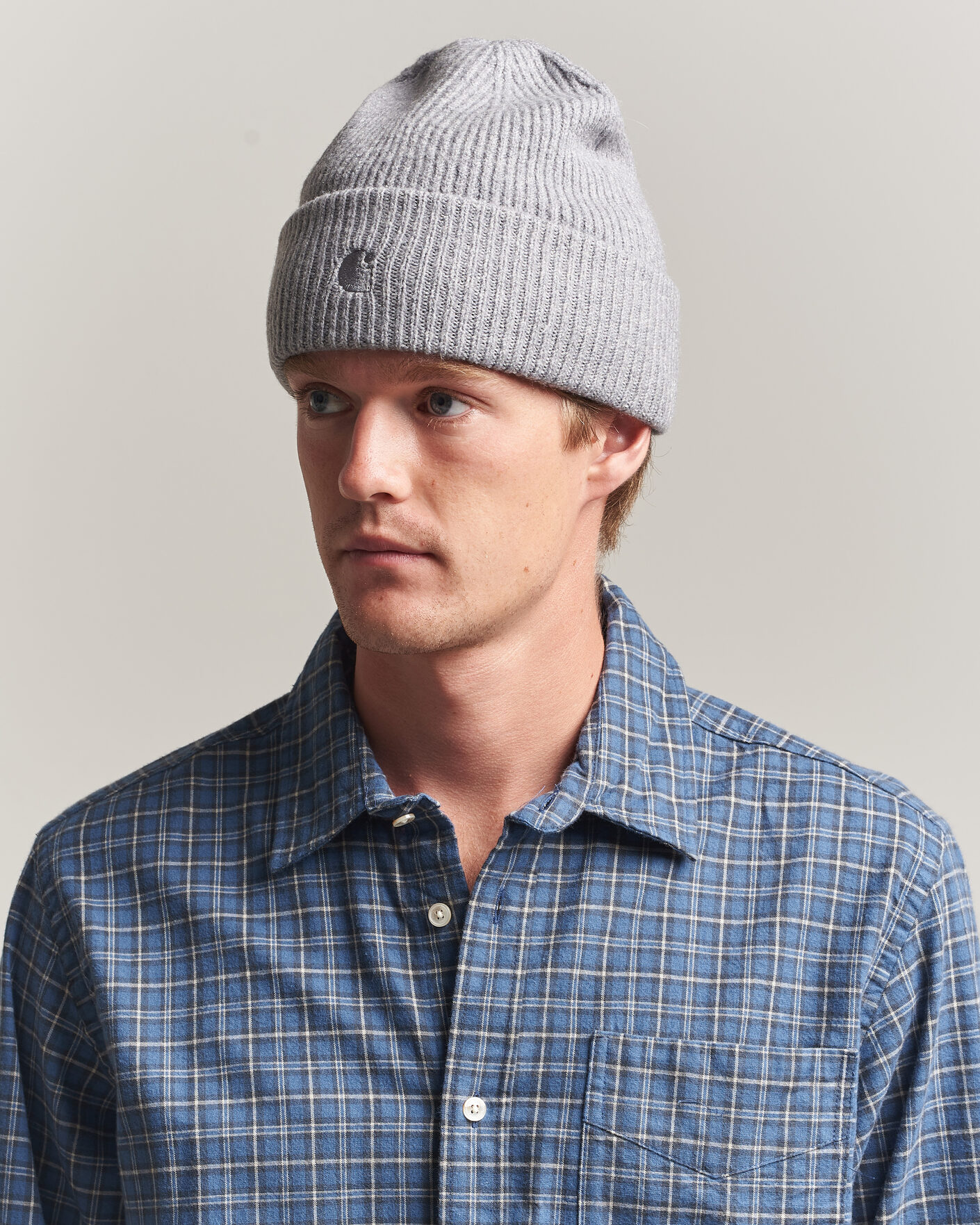 Uomini | Berretti | Carhartt WIP | Curtis Tonal Logo Beanie Shady Grey