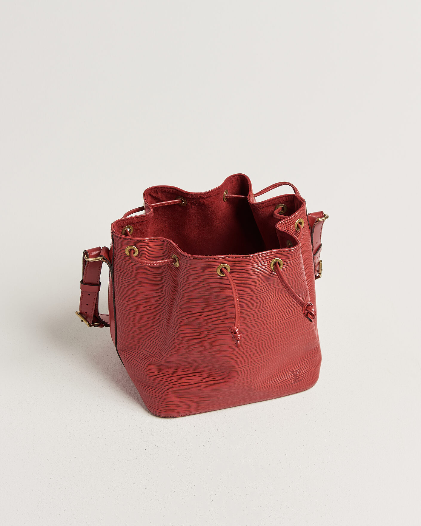 Uomini | Pre-Owned & Vintage Bags | Louis Vuitton Pre-Owned | Petit Noé Epi Leather Red