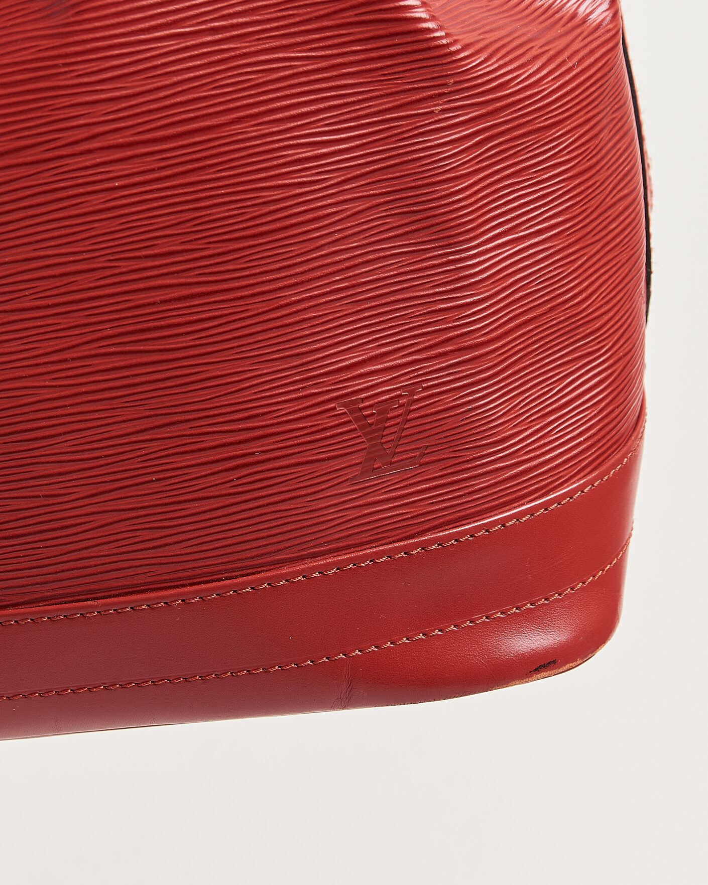 Uomini | Pre-Owned & Vintage Bags | Louis Vuitton Pre-Owned | Noé Epi Leather Red