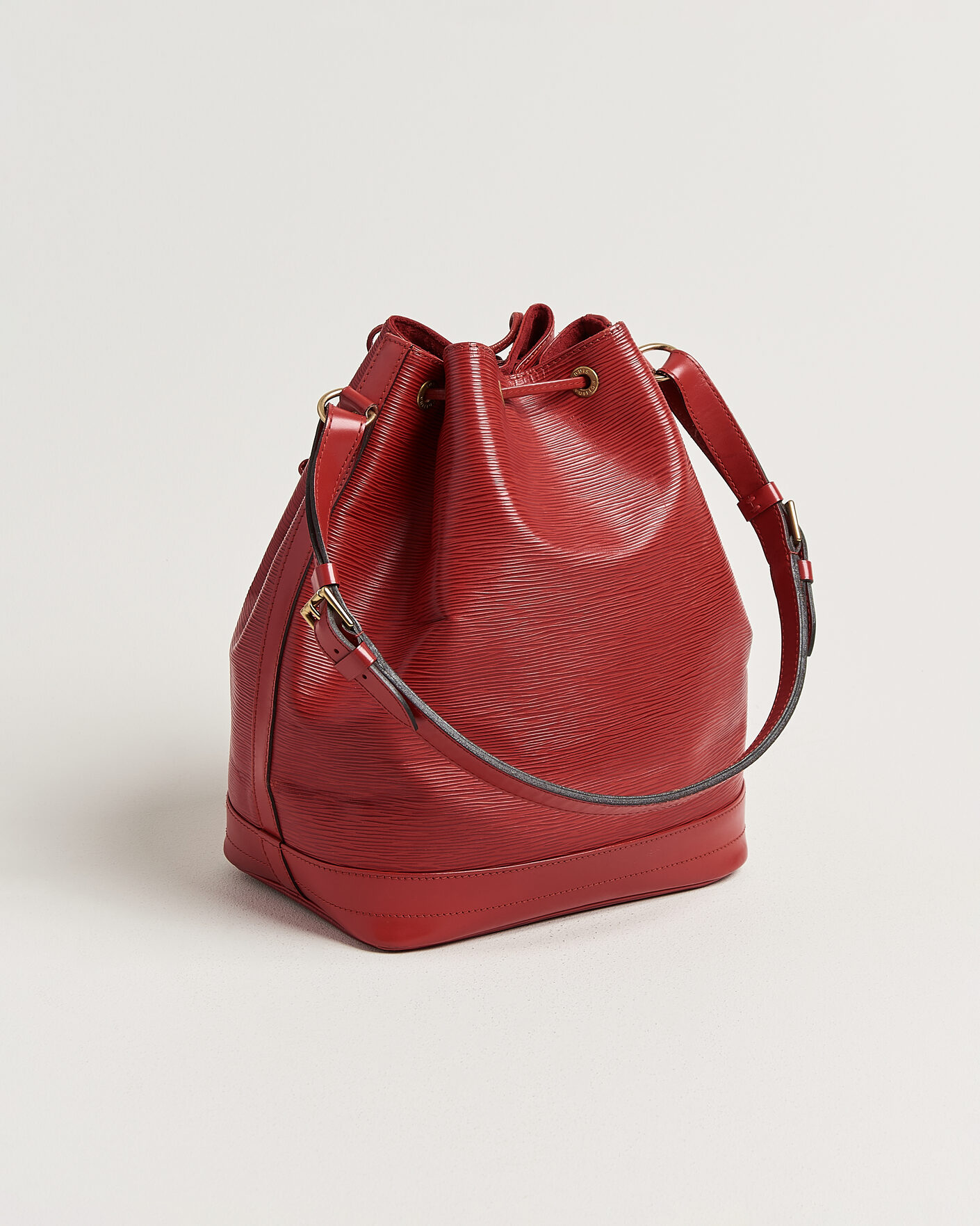 Uomini | Pre-Owned & Vintage Bags | Louis Vuitton Pre-Owned | Noé Epi Leather Red