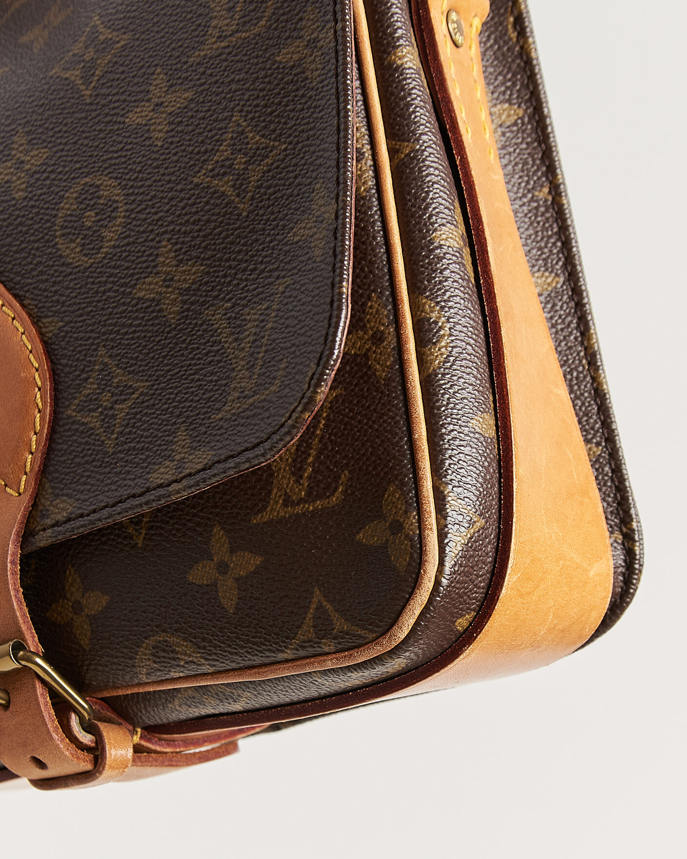 Uomini | Pre-Owned & Vintage Bags | Louis Vuitton Pre-Owned | Cartouchiere Bag Monogram
